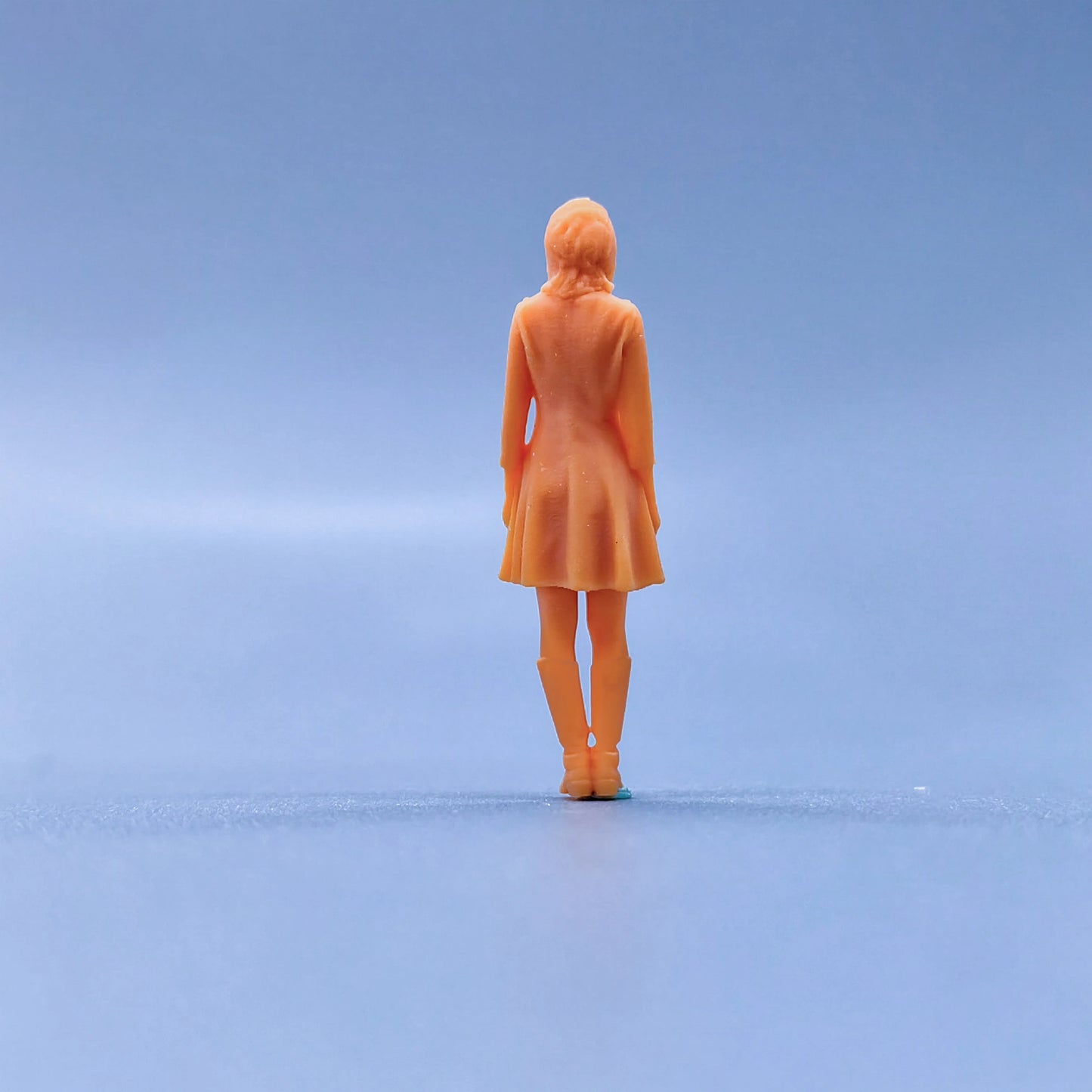 1/64 1/43 Figurines Scale Model Resin Short Skirt Girl Uncolored Miniatures Diorama Hand-painted L106