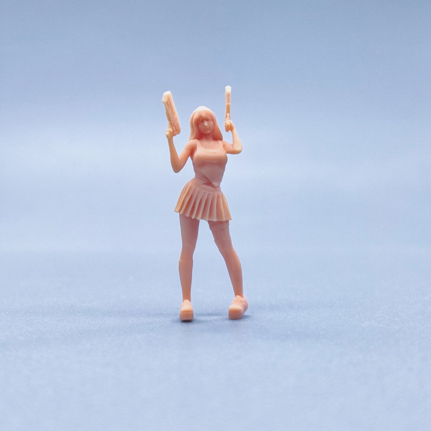 1/64 1/43 Figurines Scale Model Resin Tank Top Short Skirt Girl Uncolored Miniatures Diorama Hand-painted V417 V418