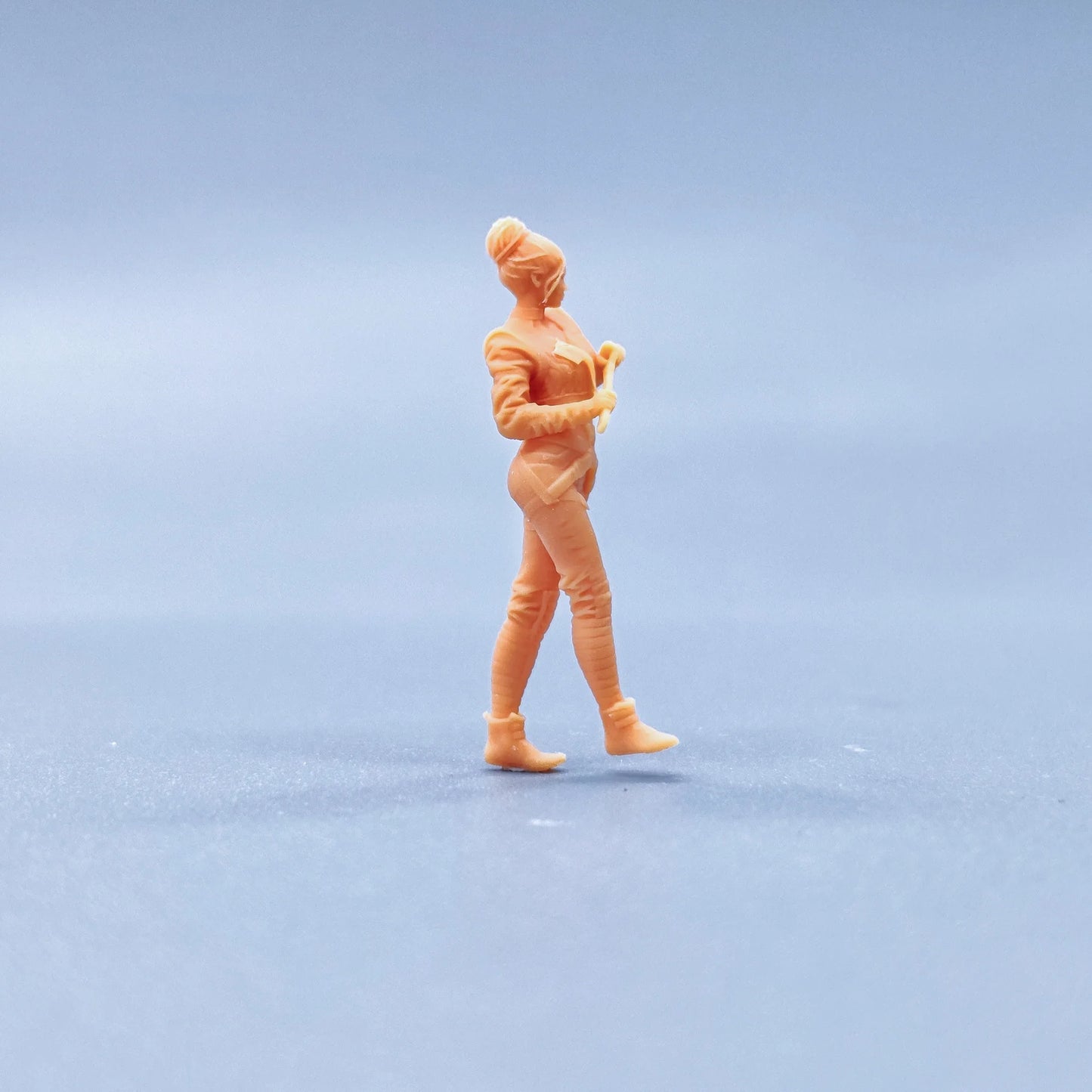 1/64 1/43 Figurines Scale Model Resin Take The Wrench and Ball Head Uncolored Miniatures Diorama Hand-painted S839