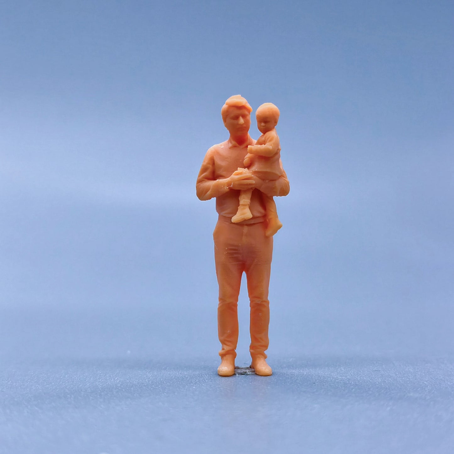 1/64 1/43 Figurines Scale Model Resin Father Holding His Son Uncolored Miniatures Diorama Hand-painted L122