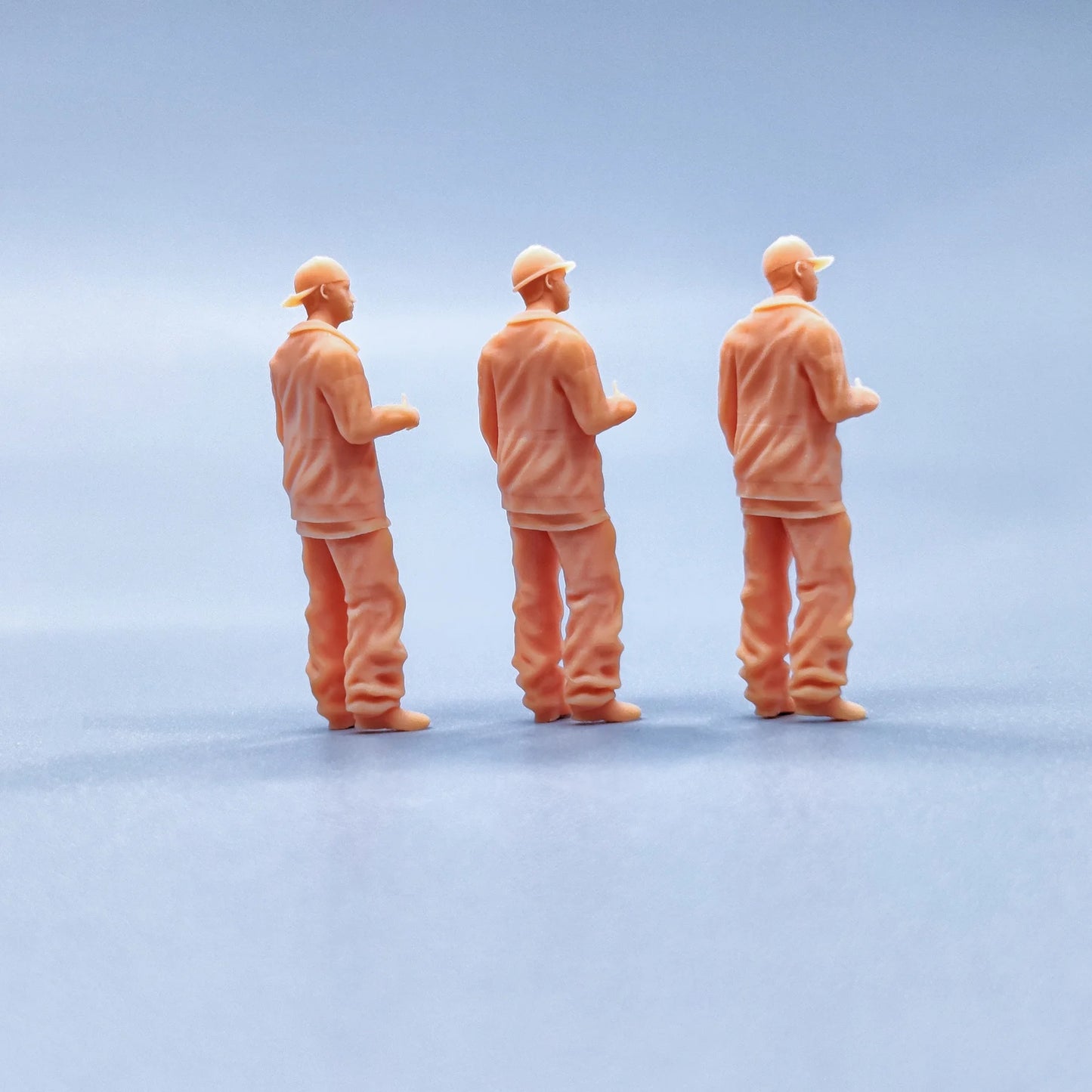 1/64 1/43 Figurines Scale Model Resin Hip Hop Male Hands To Hands Pose Helmet Uncolored Miniatures Diorama Hand-painted V104
