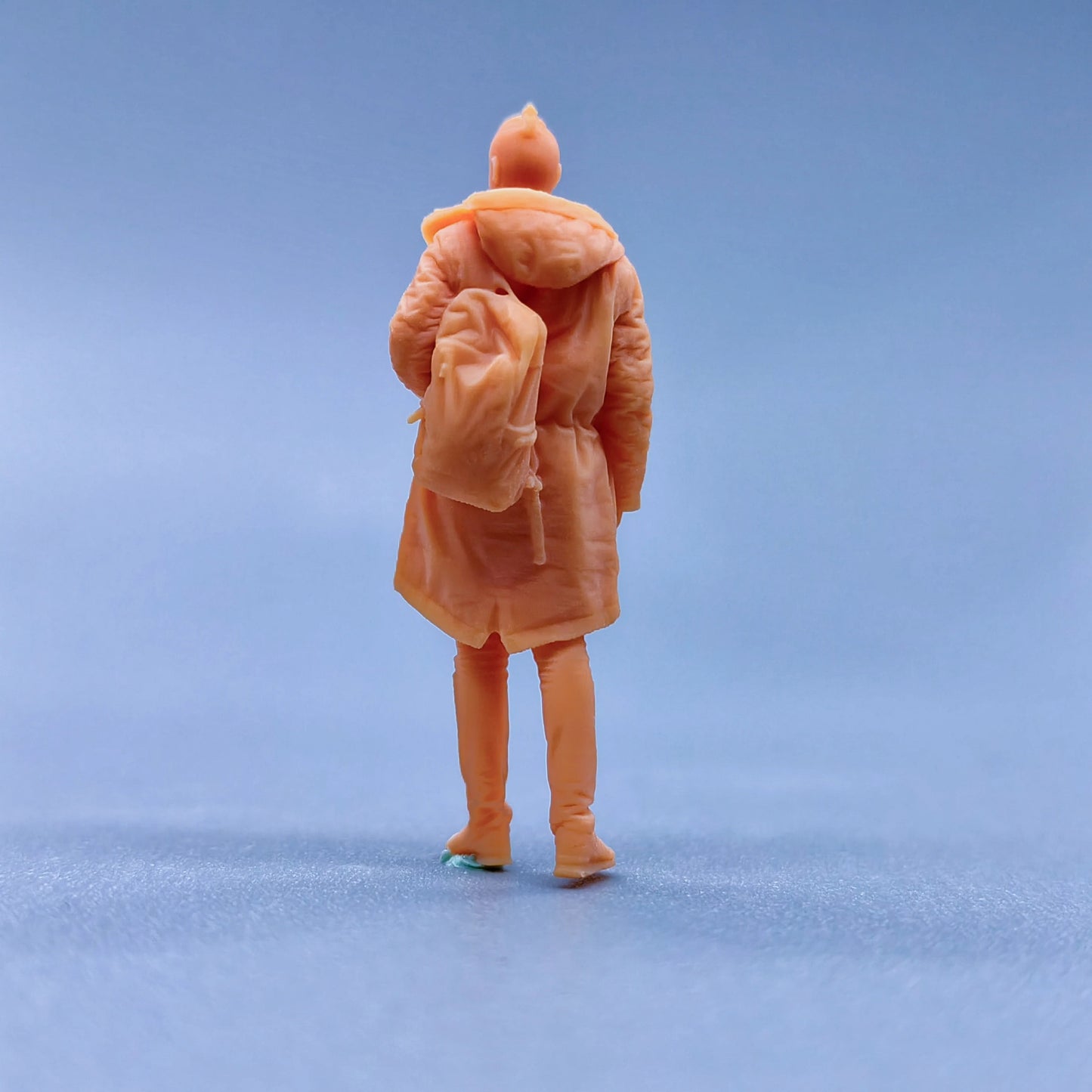 1/64 1/43 Figurines Scale Model Resin A Man Wearing A Coat and Traveling Uncolored Miniatures Diorama Hand-painted L234