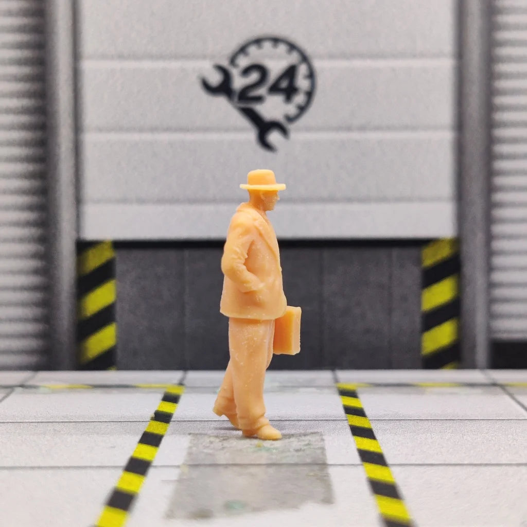 1/64 1/43 Scale Model ResinA Man with A Pocket and A Hat Twisting A BoxUncolored Miniature Diorama Hand-painted P002