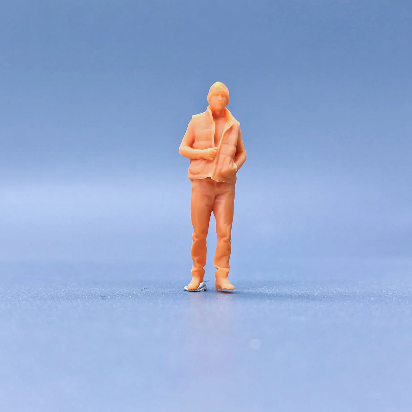 1/64 1/43 Scale Model ResinA Young Man with A Knitted Hat and VestUncolored Miniature Diorama Hand-painted S505