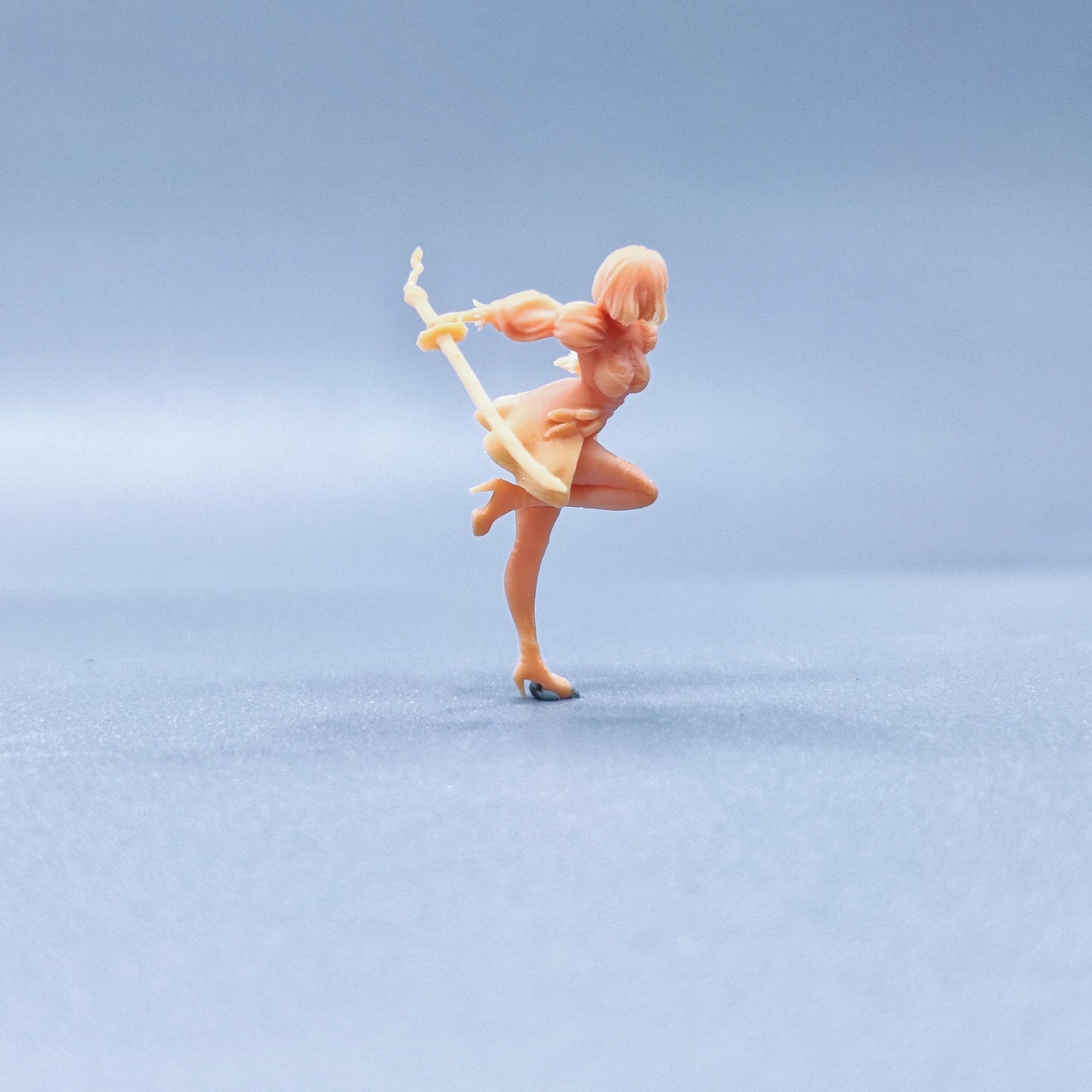 1/64 1/43 Figurines Scale Model Resin Standing Goddess Swords Uncolored Miniatures Diorama Hand-painted V714