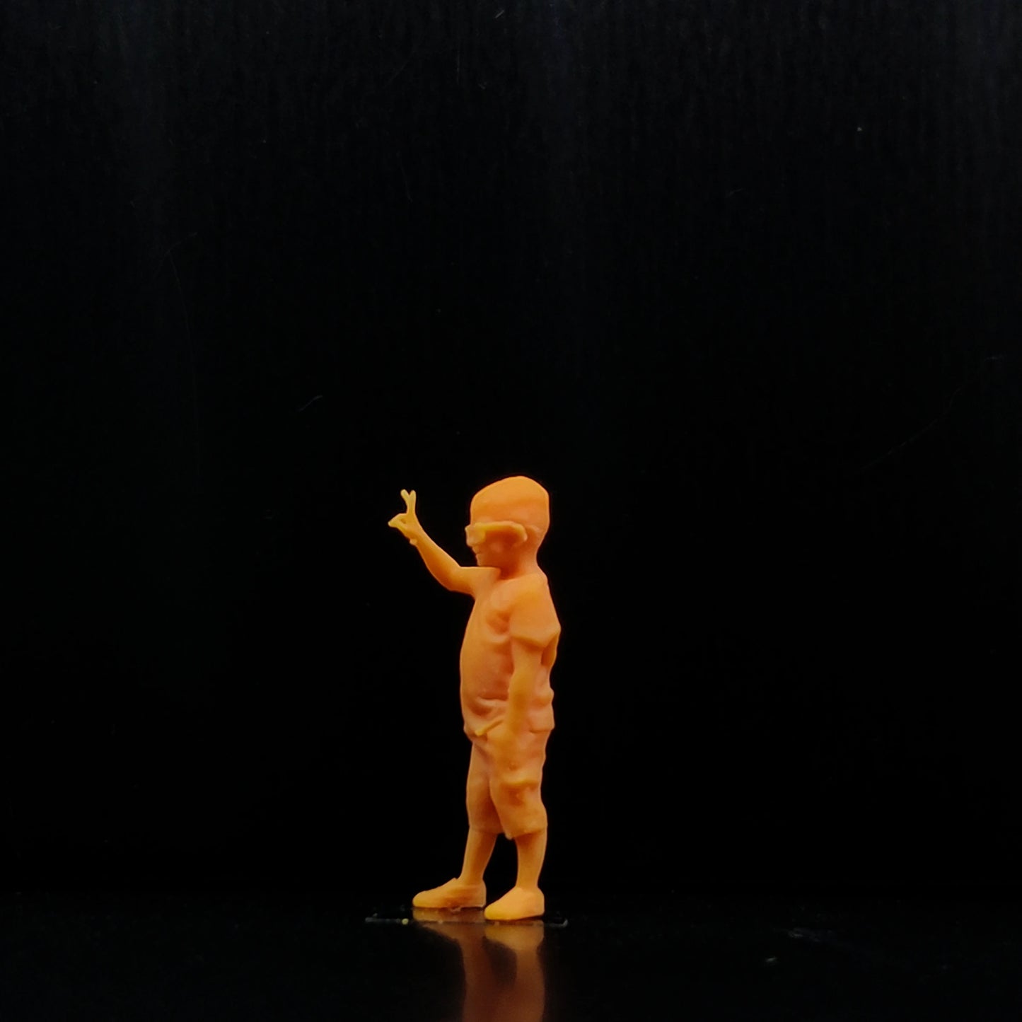1/64 1/43 Scale Model Resin Little Boy Than Yeah SunglassesUncolored Miniature Diorama Hand-painted T433