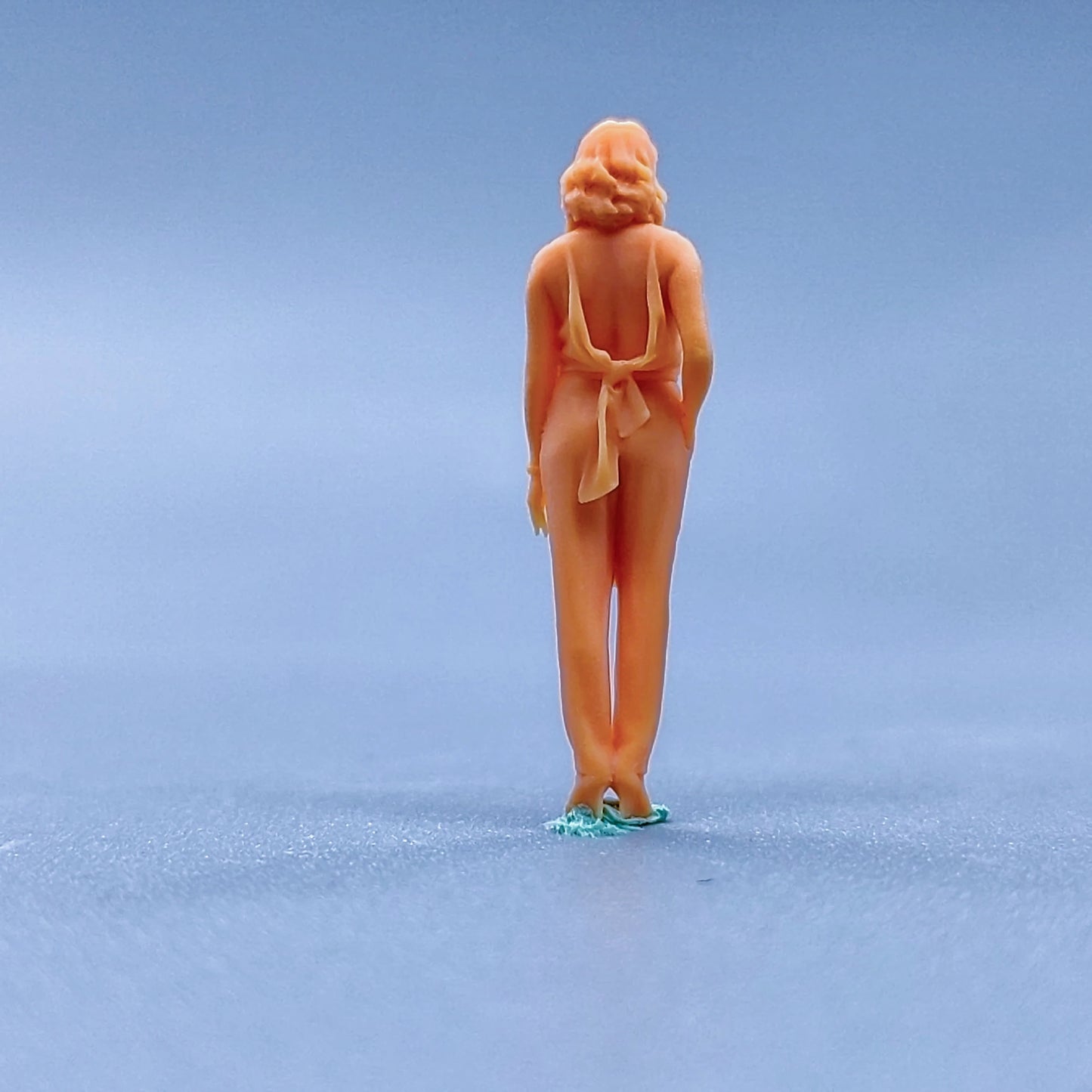 1/64 1/43 Figurines Scale Model Resin Curly Haired Beauty Uncolored Miniatures Diorama Hand-painted L233