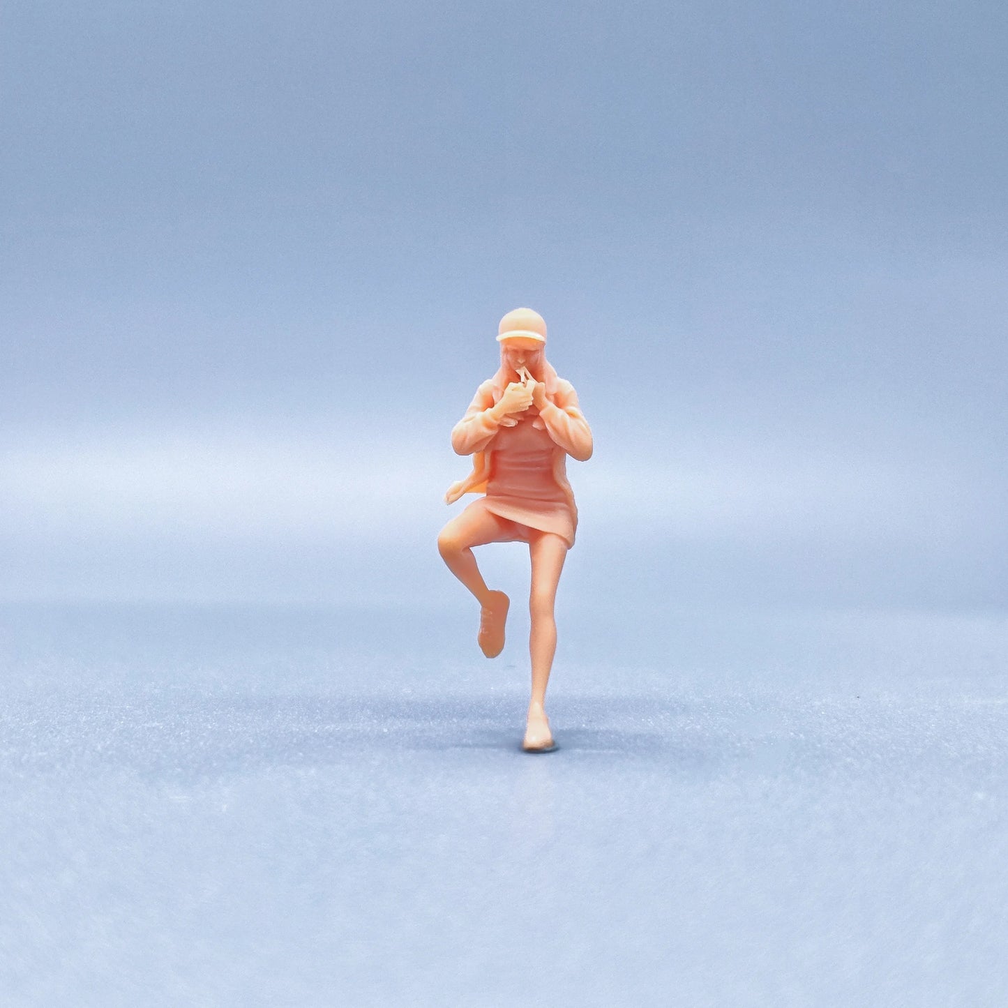 1/64 1/43 Figurines Scale Model Resin Skirt Smoking Girl By Posture Uncolored Miniatures Diorama Hand-painted V720