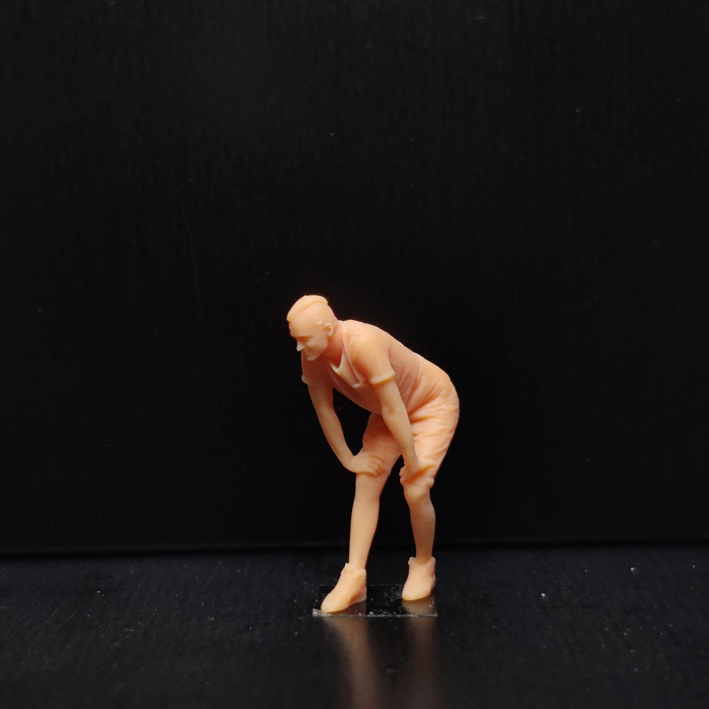 1/64 1/43 Scale Model Resin Bend Down To Check The ManUncolored Miniature Diorama Hand-painted T522