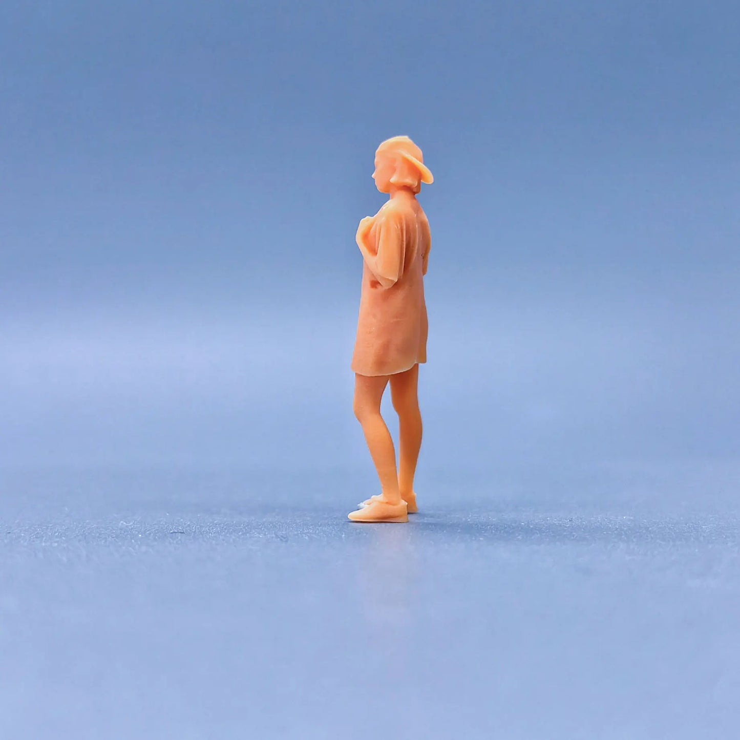 1/64 1/43 Scale Model ResinGirls with One-piece Skirt and Reverse HatUncolored Miniature Diorama Hand-painted S513