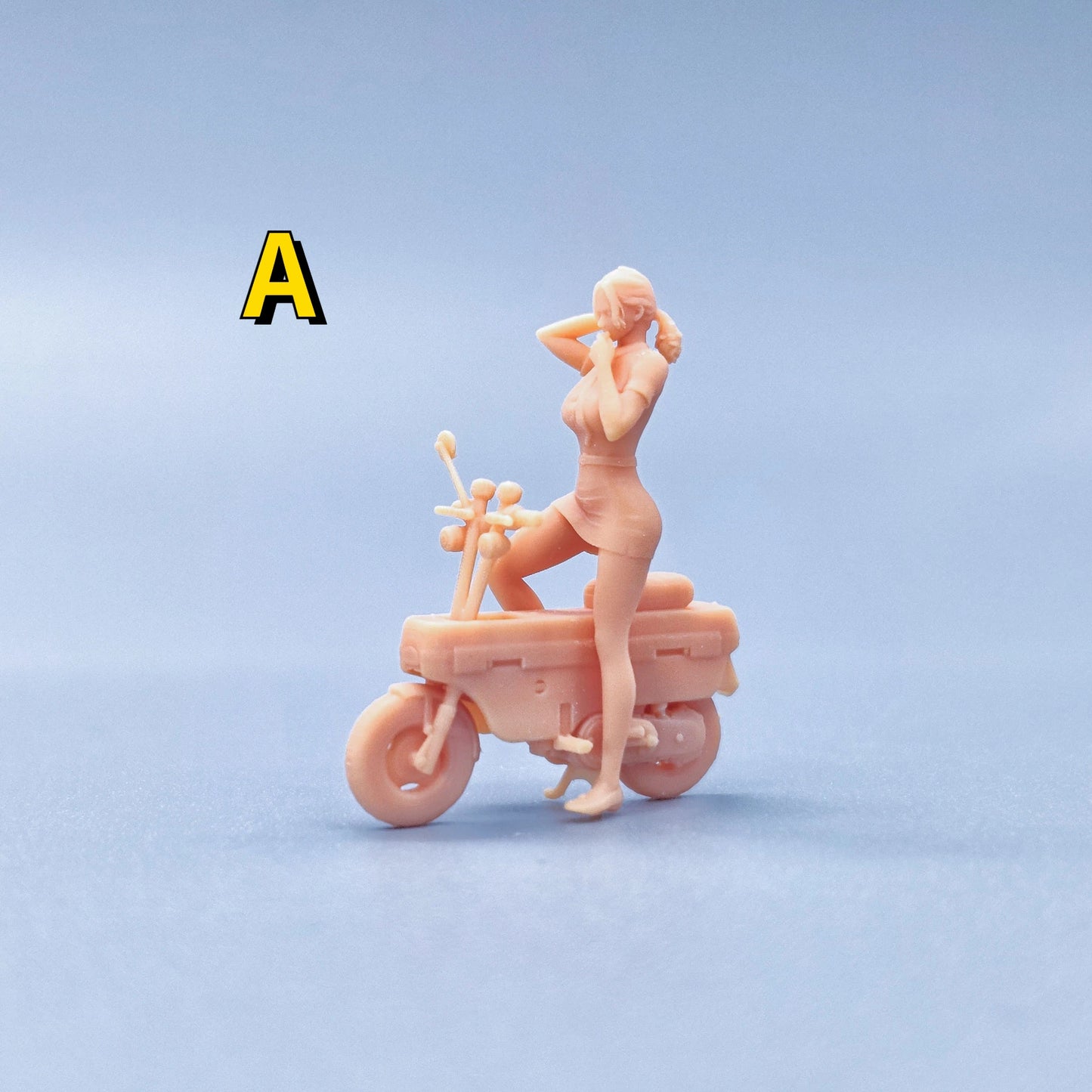 1/64 1/43 Figurines Scale Model Resin Whistling Policewoman Bench Car Uncolored Miniatures Diorama Hand-painted T820 T821