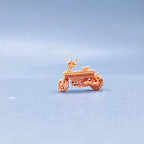 1/64 1/43 Figurines Scale Model Resin Motorcycle Backpack Female Bench Car Uncolored Miniatures Diorama Hand-painted V533