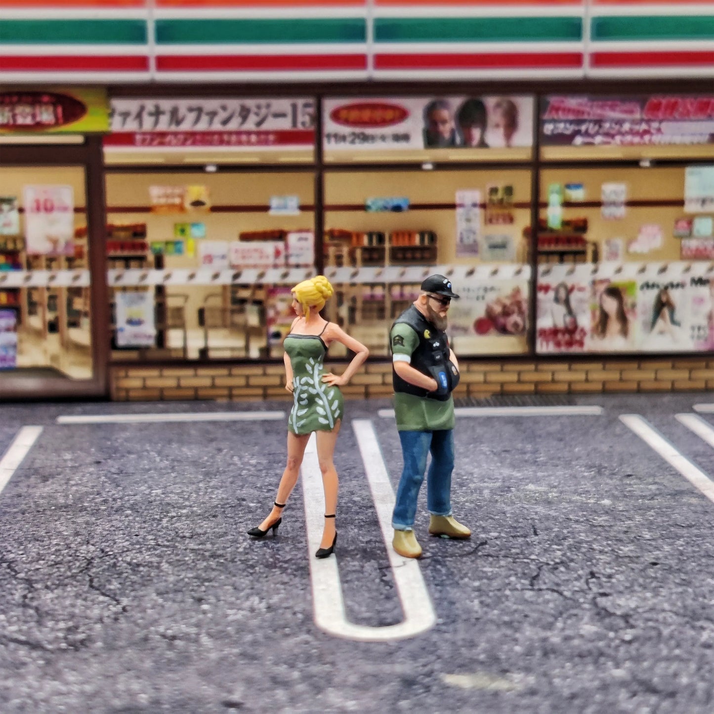 EHC Model 1/64 Bearded Male Female Model can be matched with miniature scene model
