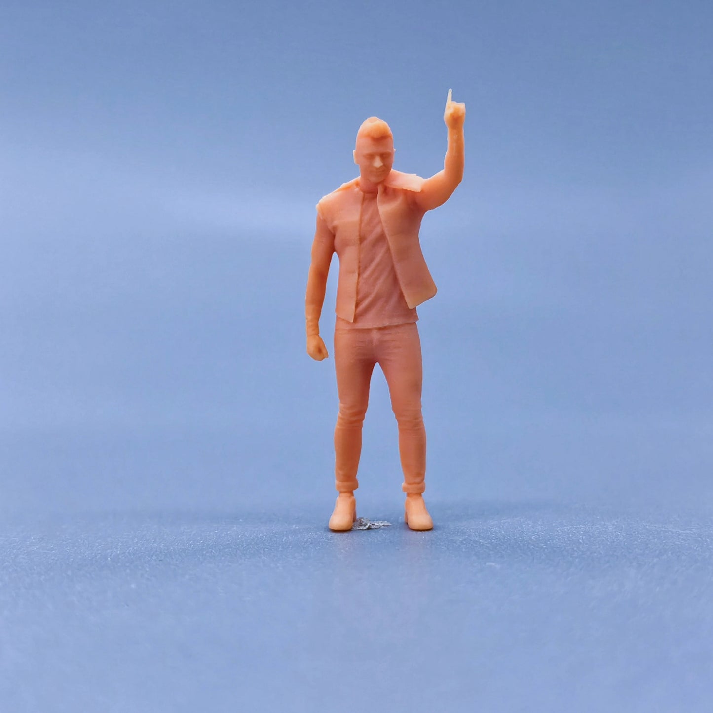1/64 1/43 Figurines Scale Model Resin Middle Aged Man Holding Up His Fingers Uncolored Miniatures Diorama Hand-painted L211