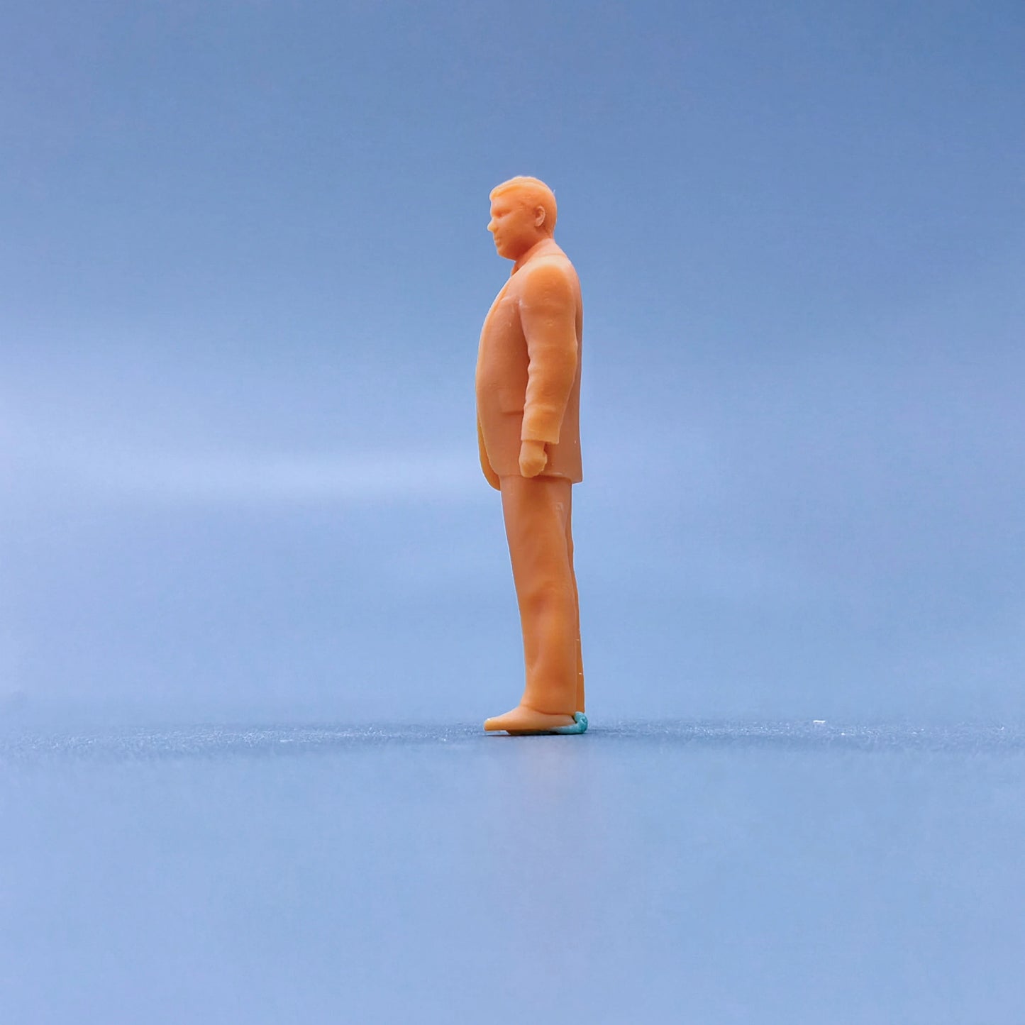 1/64 1/43 Figurines Scale Model Resin Tie and Suit for Men Uncolored Miniatures Diorama Hand-painted L115