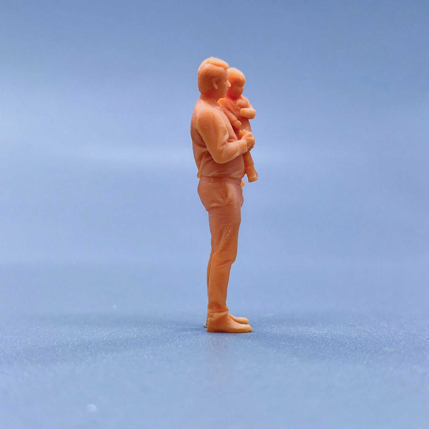 1/64 1/43 Figurines Scale Model Resin Father Holding His Son Uncolored Miniatures Diorama Hand-painted L122