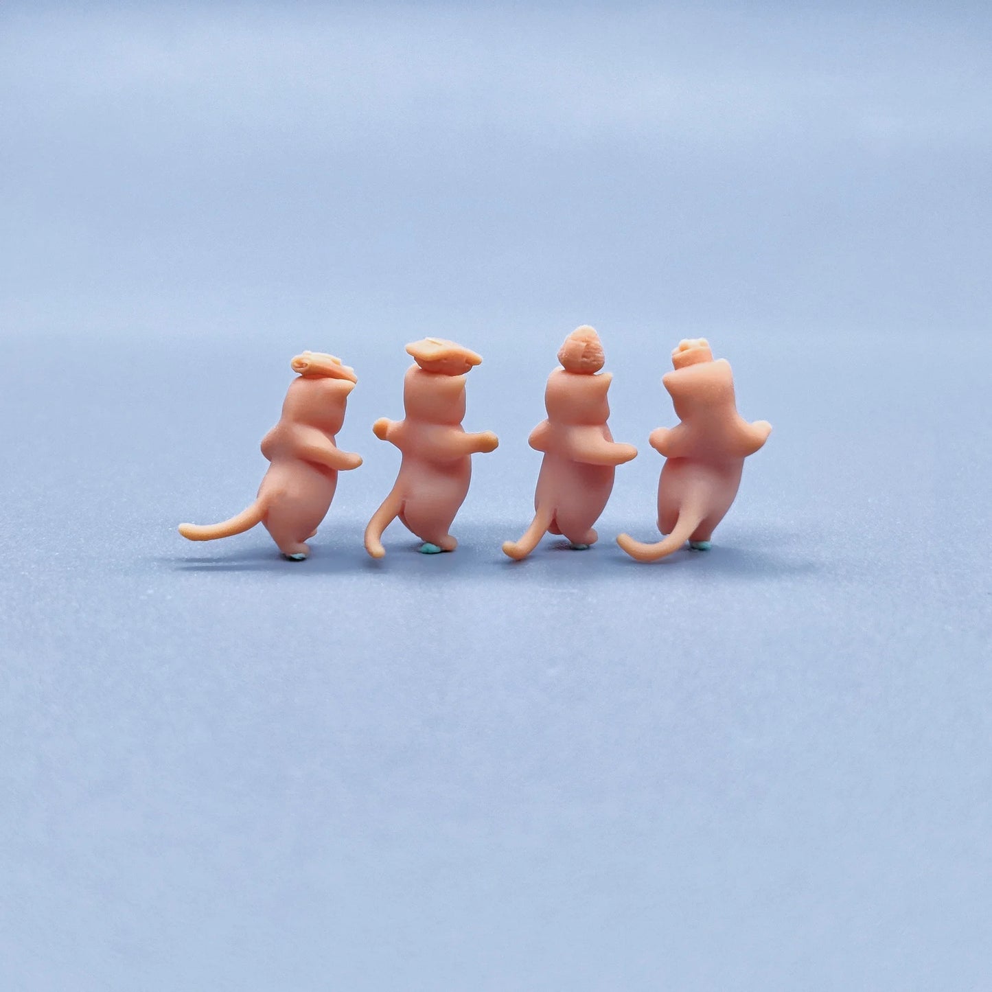 1/64 1/43 Figurines Scale Model Resin Cute Feeding Cute Mouse Kawaii Uncolored Miniatures Diorama Hand-painted V235