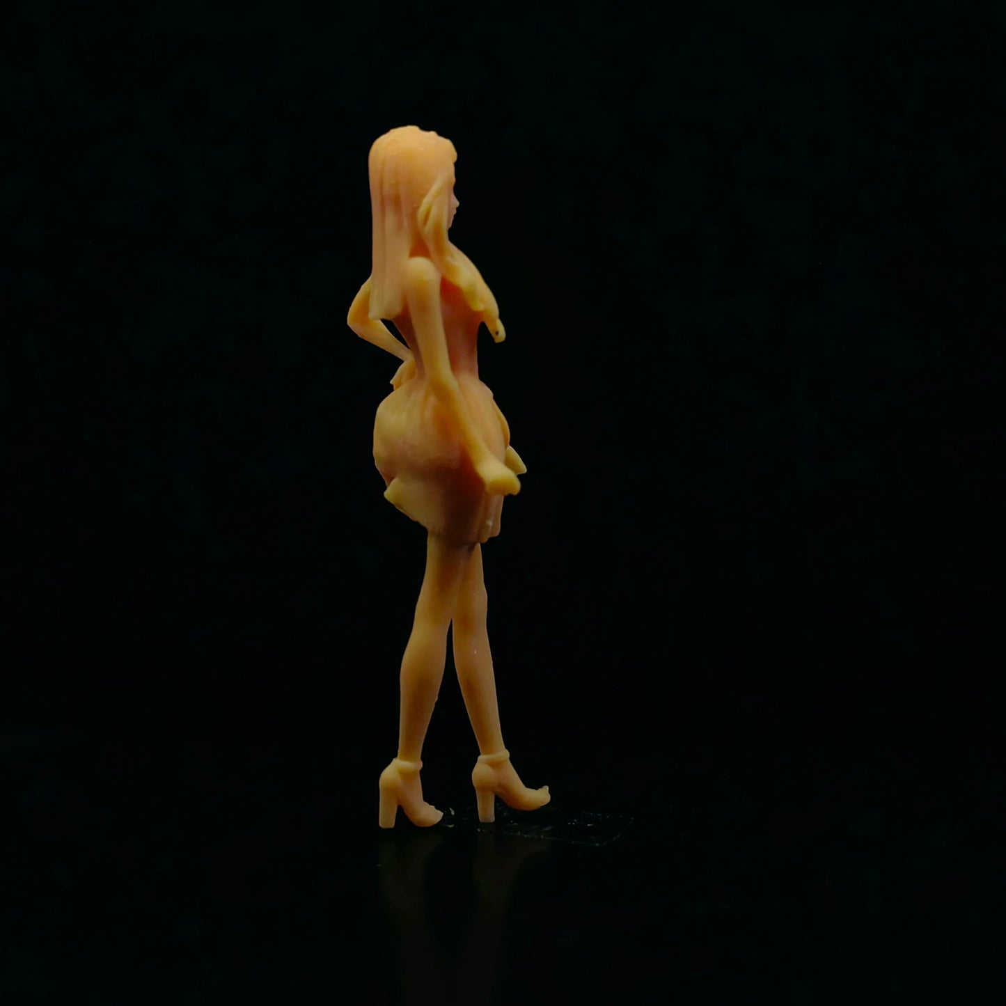 1/64 1/43 Scale Model Resin Fragrant Weaving GirlUncolored Miniature Diorama Hand-painted T413