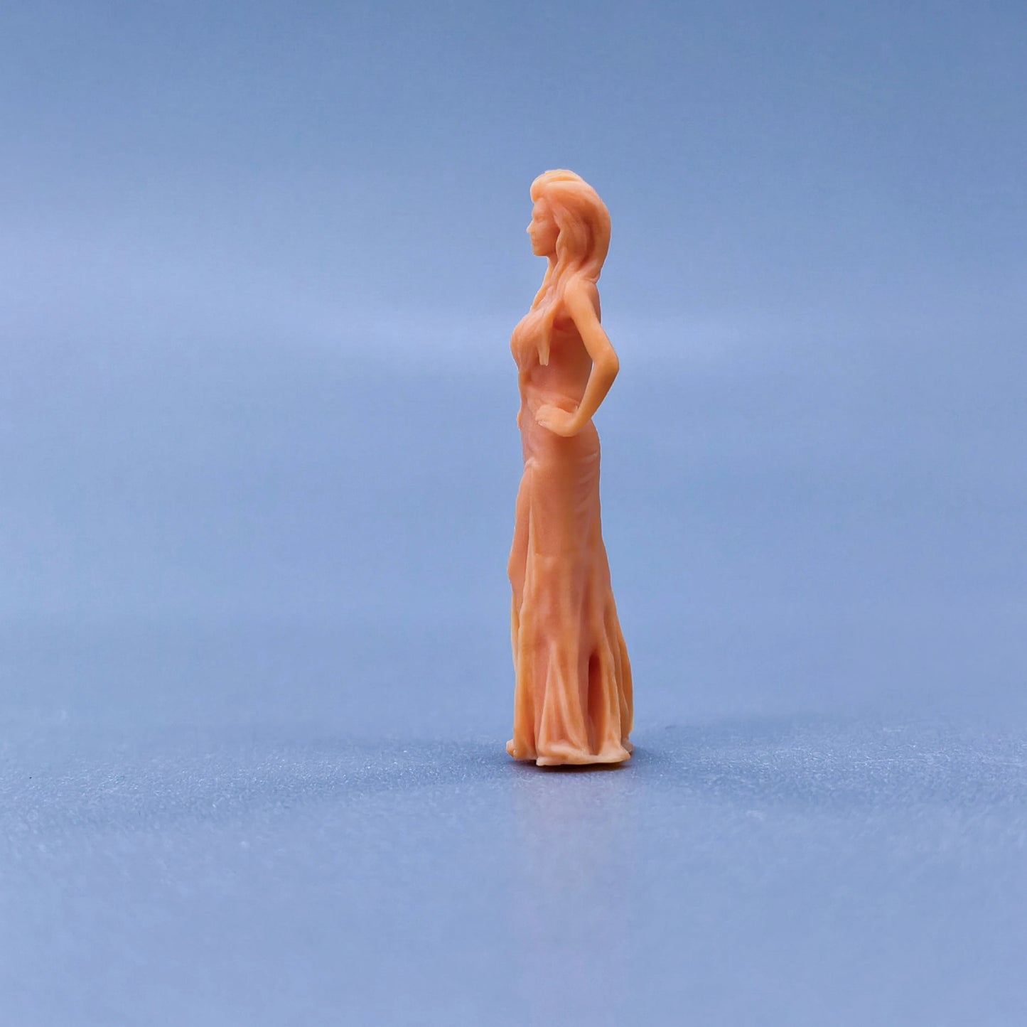1/64 1/43 Figurines Scale Model Resin Women with Hands Akimbo Uncolored Miniatures Diorama Hand-painted L202