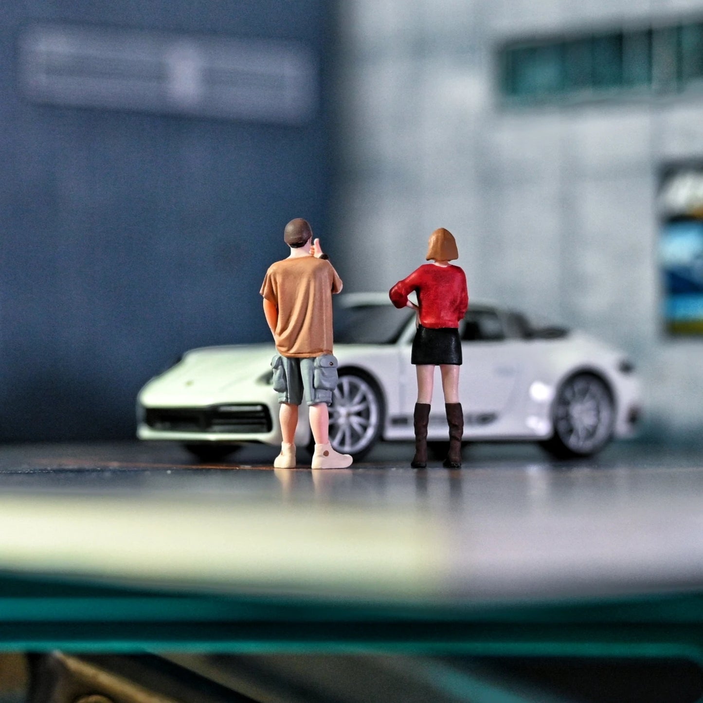 EHC Model Diorama 1/64 Scale Figurines Model Thumb Brother and Red Clothed Girl Collection Miniature Hand-painted