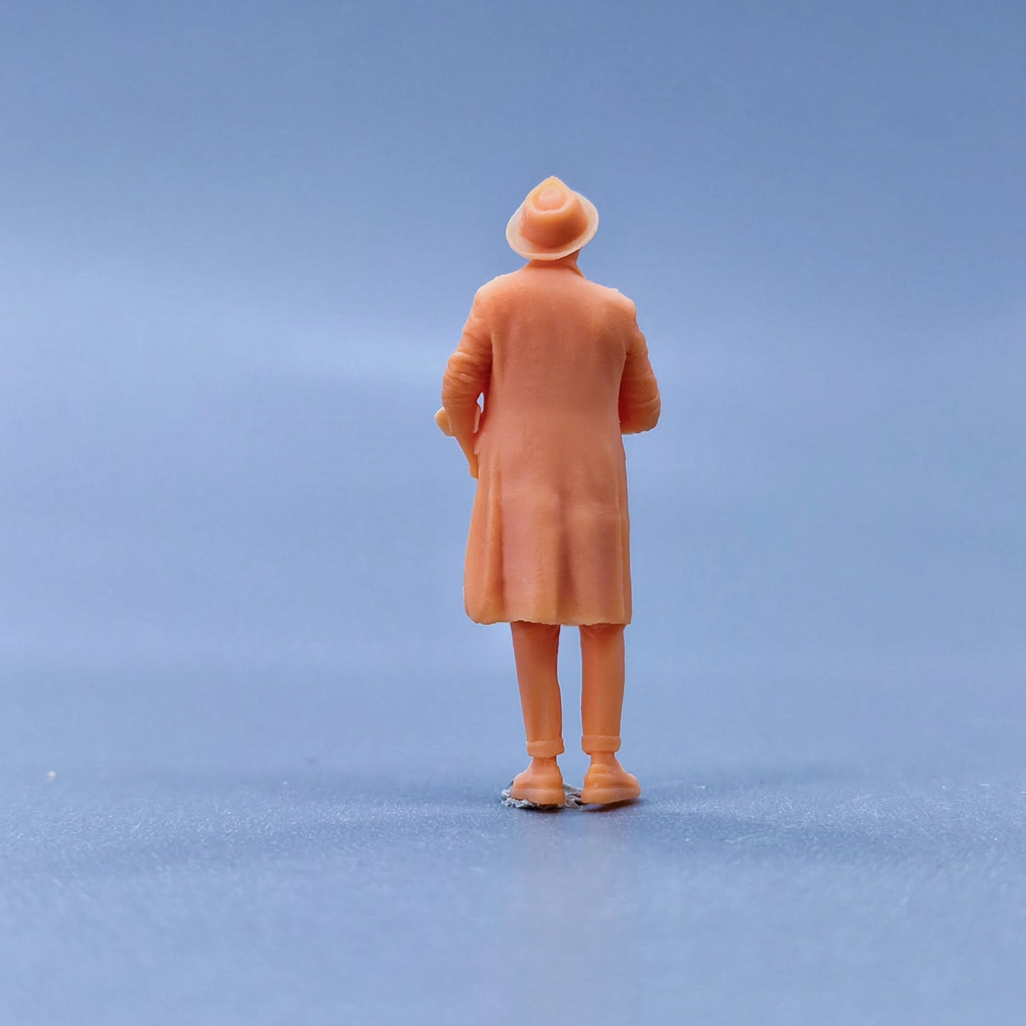 1/64 1/43 Figurines Scale Model Resin Uncle Wearing A Hat and Coat Uncolored Miniatures Diorama Hand-painted L220