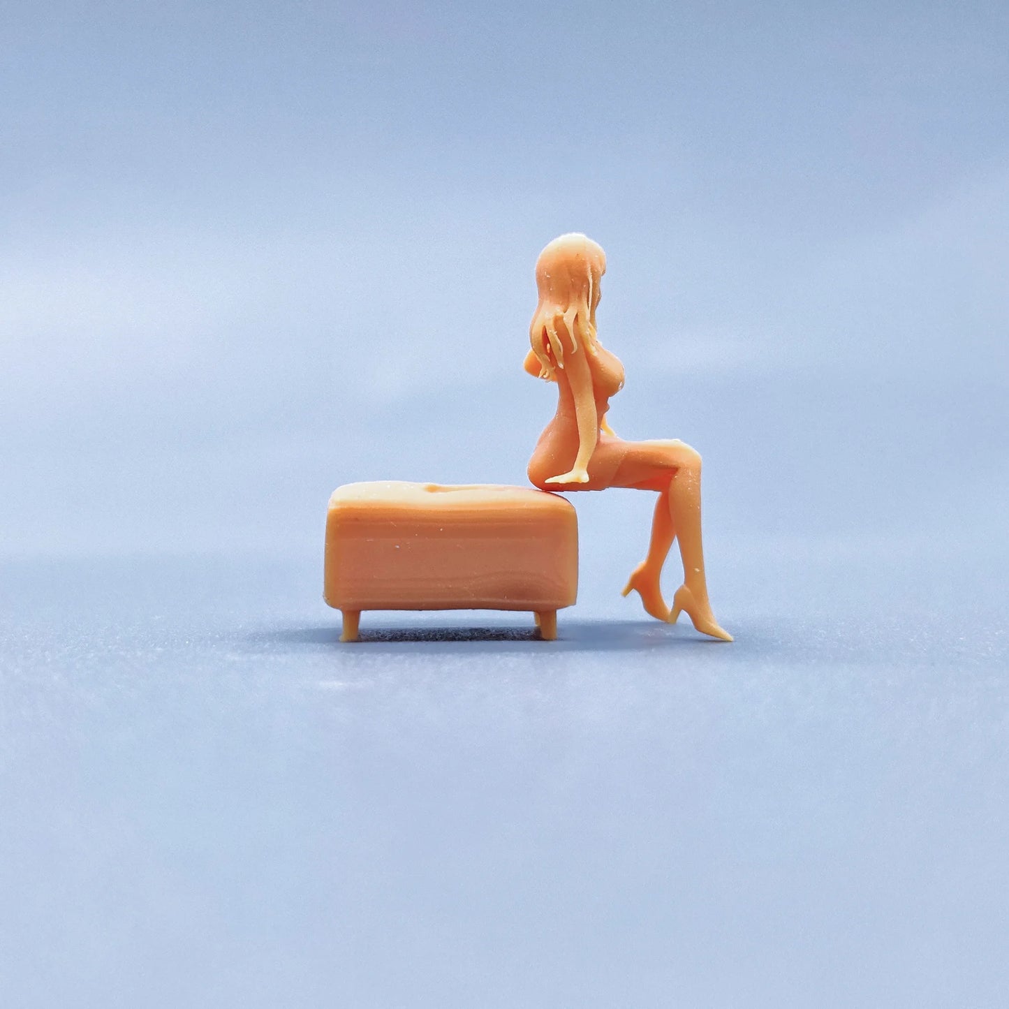1/64 1/43 Figurines Scale Model Resin Sitting Position Female Small Sofa Uncolored Miniatures Diorama Hand-painted S417 S423