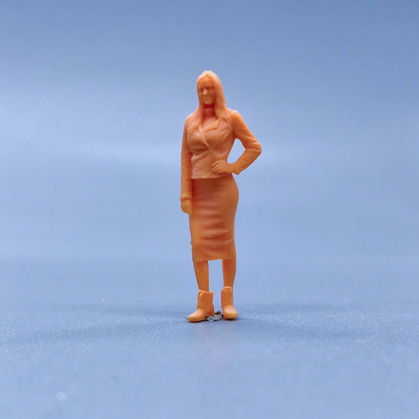 1/64 1/43 Figurines Scale Model Resin Standing Female Uncolored Miniatures Diorama Hand-painted L120