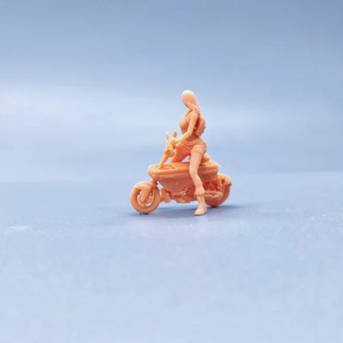 1/64 1/43 Figurines Scale Model Resin Motorcycle Backpack Female Bench Car Uncolored Miniatures Diorama Hand-painted V533