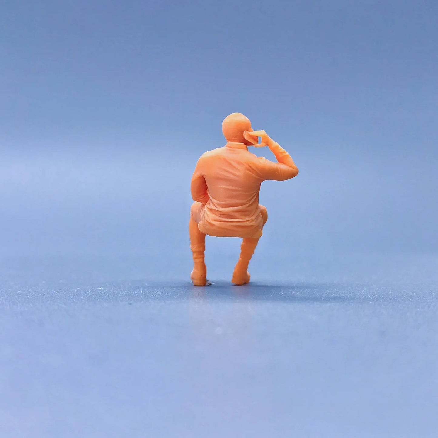 1/64 1/43 Scale Model Resin A Mustache on The PhoneUncolored Miniature Diorama Hand-painted S605