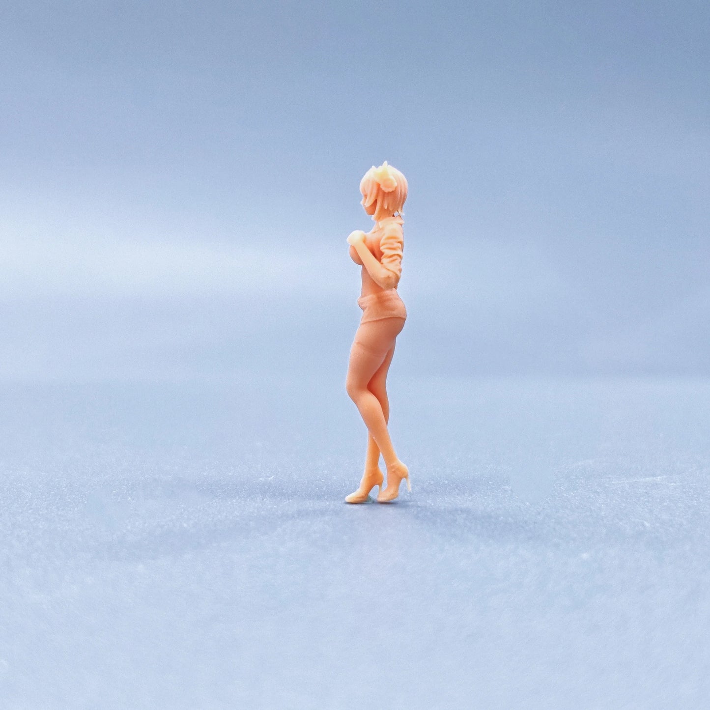 1/64 1/43 Figurines Scale Model Resin Standing Posture Yula Uncolored Miniatures Diorama Hand-painted V536