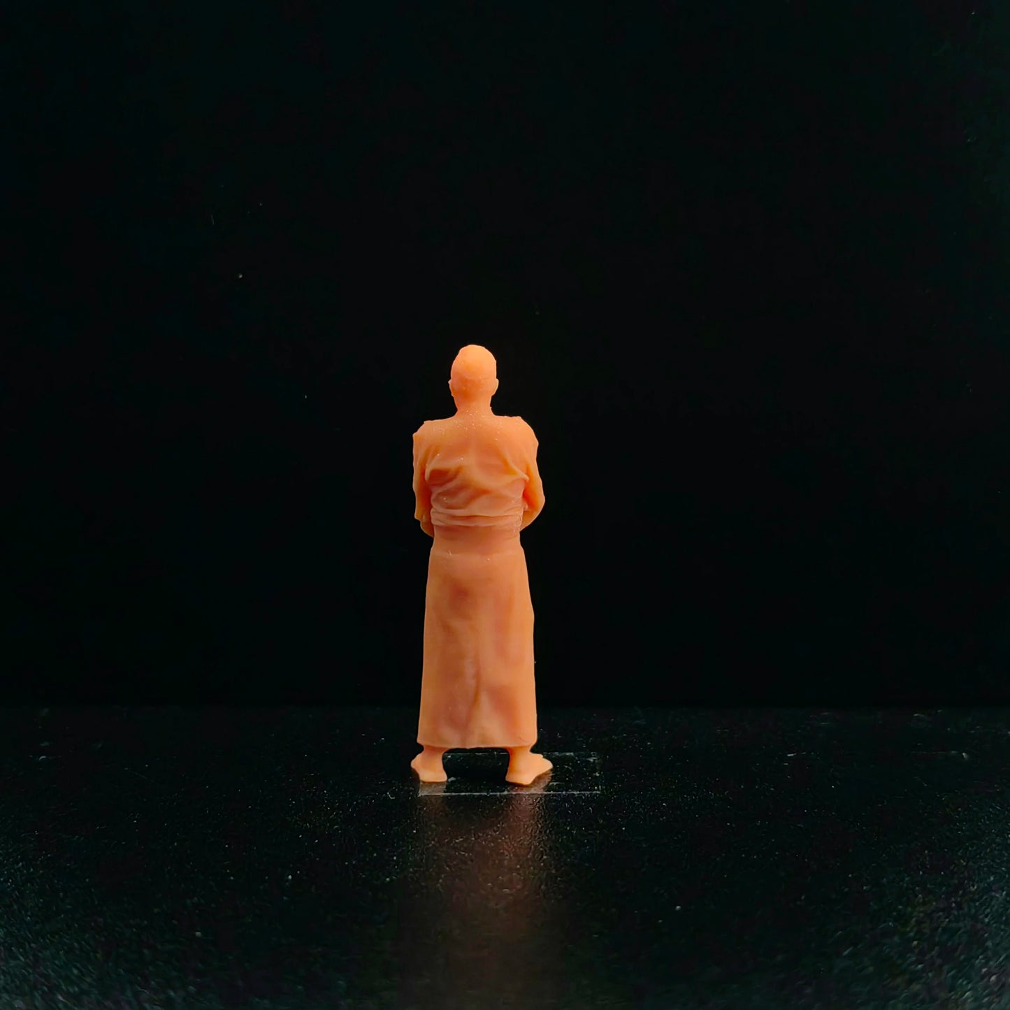 1/64 1/43 Scale Model Resin Standing and Chest Hugging ManUncolored Miniature Diorama Hand-paintedT602