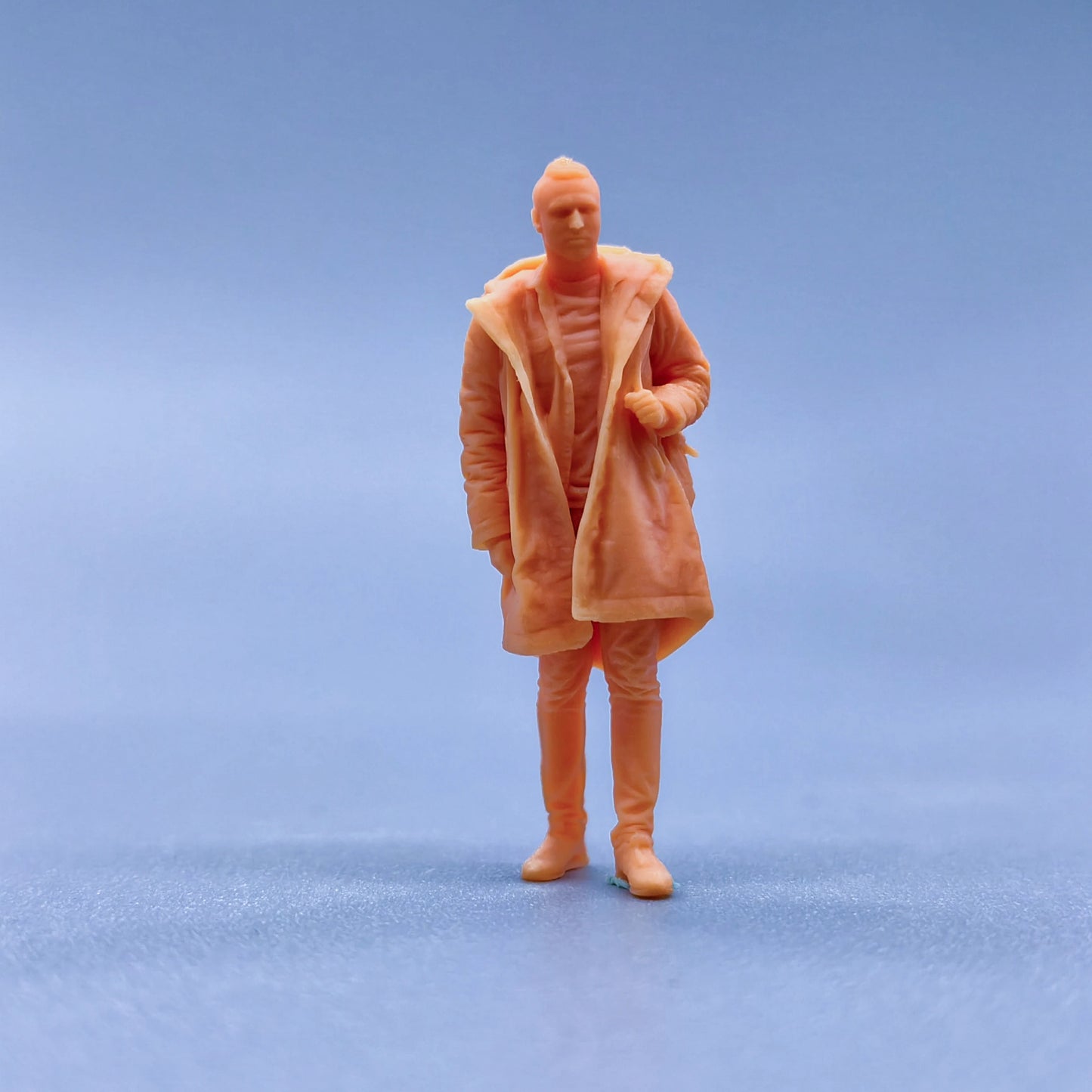 1/64 1/43 Figurines Scale Model Resin A Man Wearing A Coat and Traveling Uncolored Miniatures Diorama Hand-painted L234