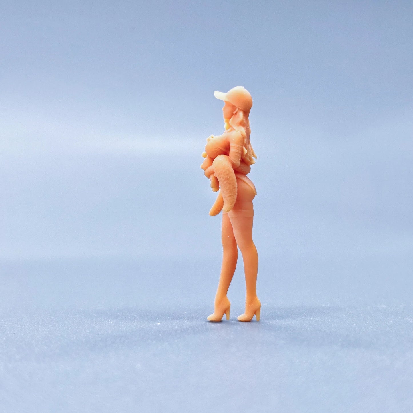 1/64 1/43 Figurines Scale Model Resin Duck Tongue Hat Sable Jewelry Girl Uncolored Miniatures Diorama Hand-painted S637