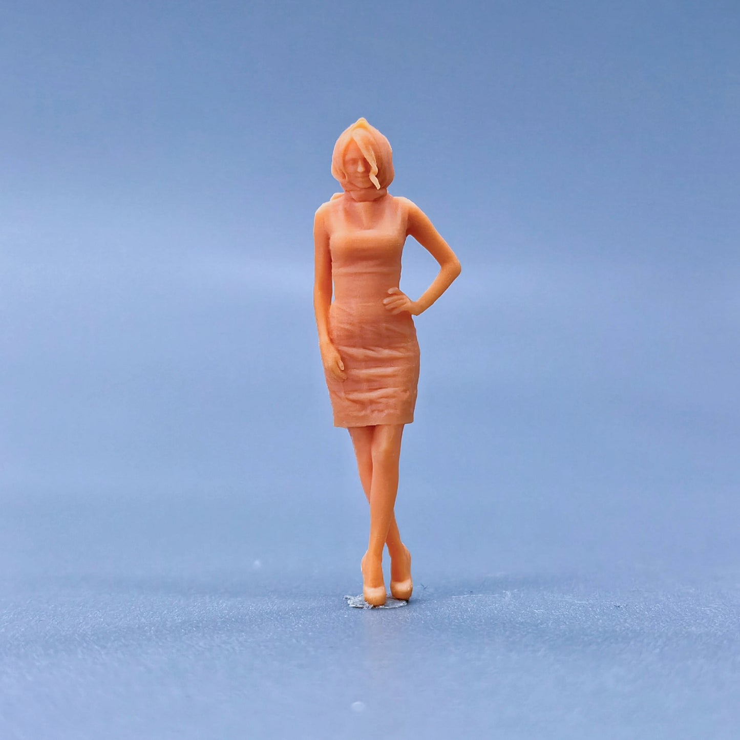 1/64 1/43 Figurines Scale Model Resin Women In Short Skirts Uncolored Miniatures Diorama Hand-painted L133