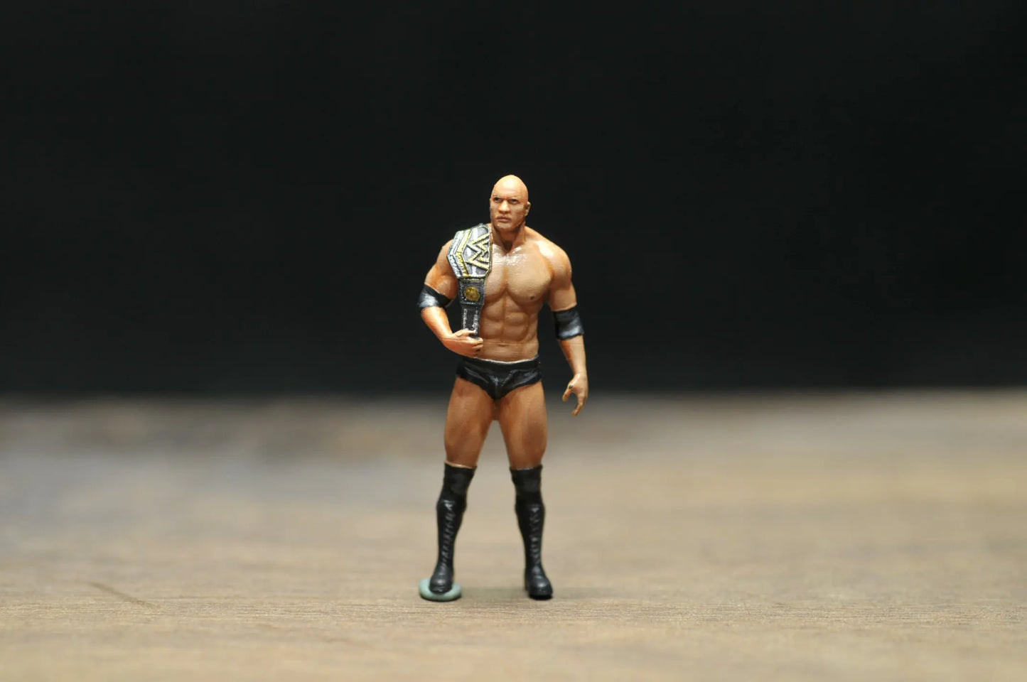 SZ Produced 1/64 diorama doll wwe boulder johnson series car model doll ornament