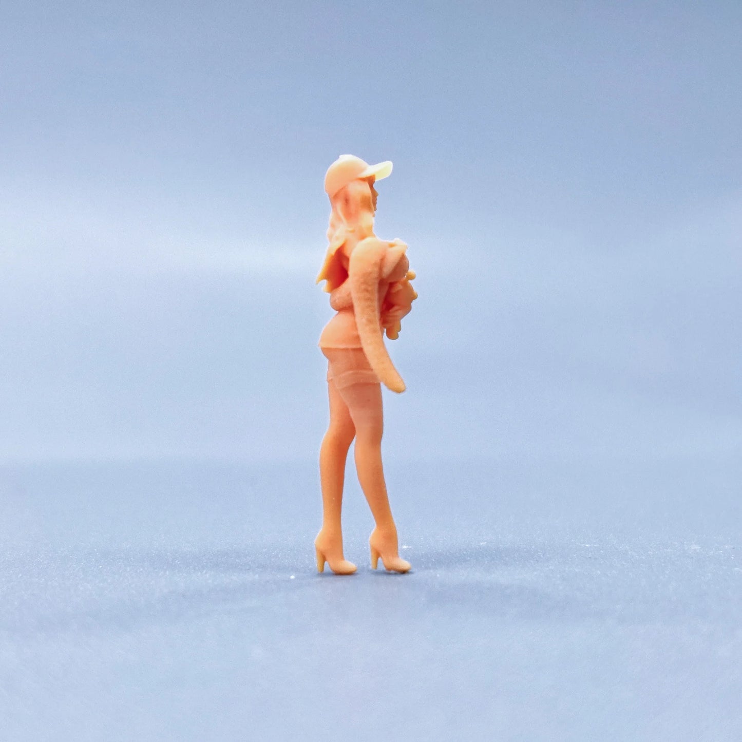 1/64 1/43 Figurines Scale Model Resin Duck Tongue Hat Sable Jewelry Girl Uncolored Miniatures Diorama Hand-painted S637