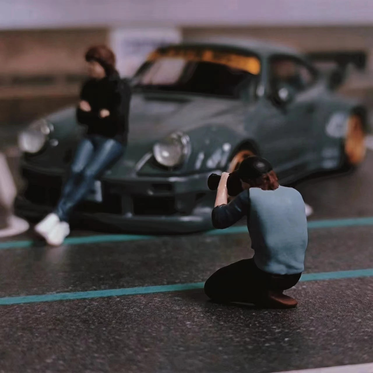 GX-DIORAMA Diorama 1/64 Scale Figurines Model Car Photo Duo Collection Miniature Hand-painted
