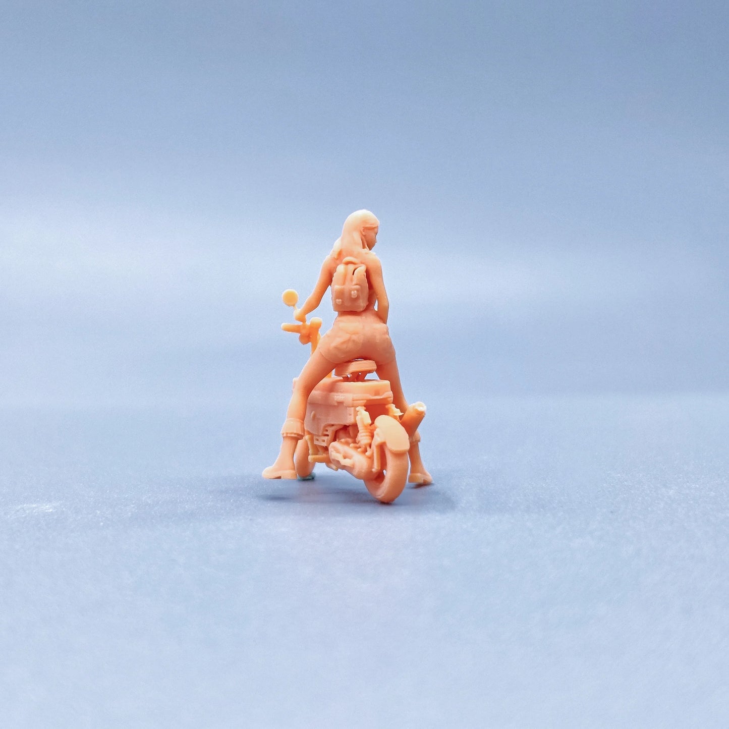 1/64 1/43 Figurines Scale Model Resin Motorcycle Backpack Female Bench Car Uncolored Miniatures Diorama Hand-painted V533