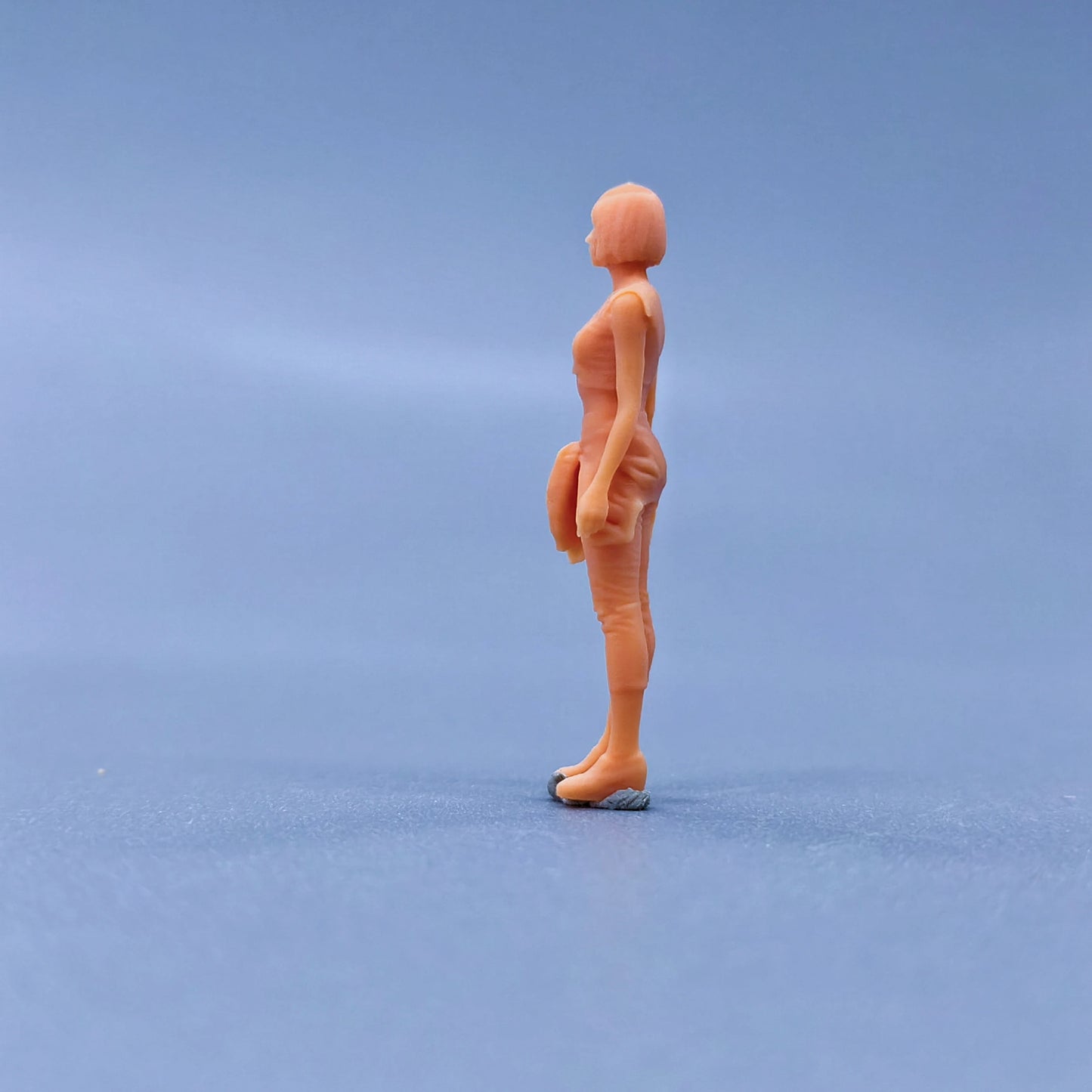 1/64 1/43 Figurines Scale Model Resin Short Hair Trend Girl Uncolored Miniatures Diorama Hand-painted L219