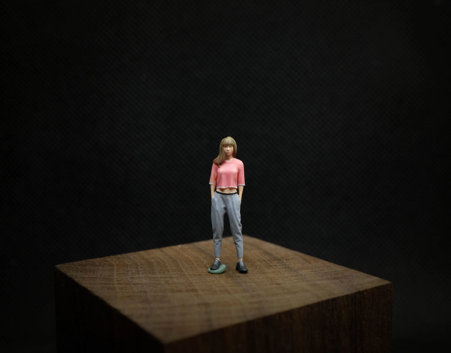 SZ Produced 1/64 Street beautiful woman fashion girl series car model doll ornament