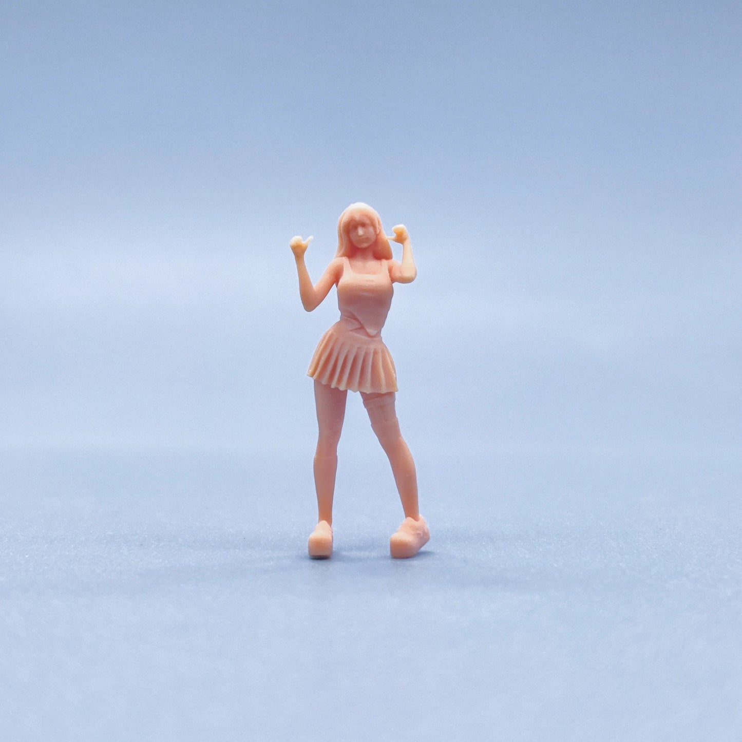 1/64 1/43 Figurines Scale Model Resin Tank Top Short Skirt Girl Uncolored Miniatures Diorama Hand-painted V417 V418