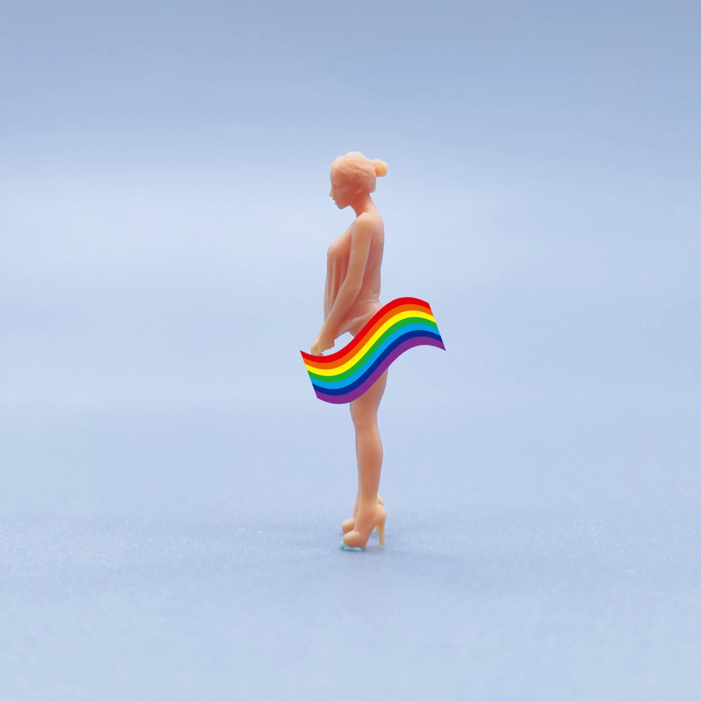 1/64 1/43 Figurines Scale Model Resin Girl Pulling Clothes Uncolored Miniatures Diorama Hand-painted V307