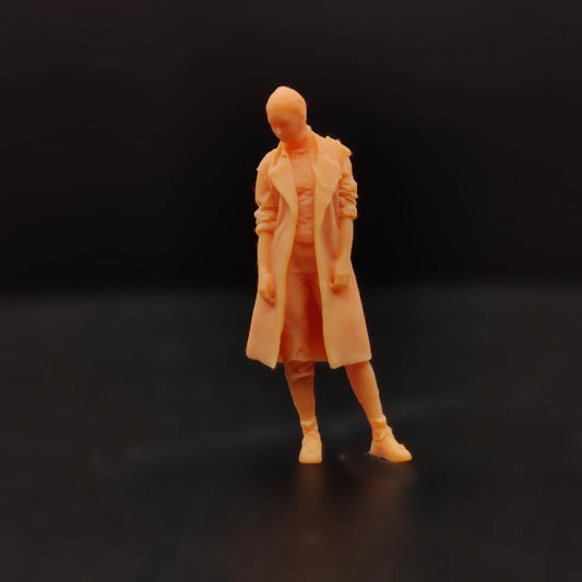 1/64 1/43 Figurines Scale Model Resin Girl with Long Coat and Dirty Braids Uncolored Miniatures Diorama Hand-painted T812