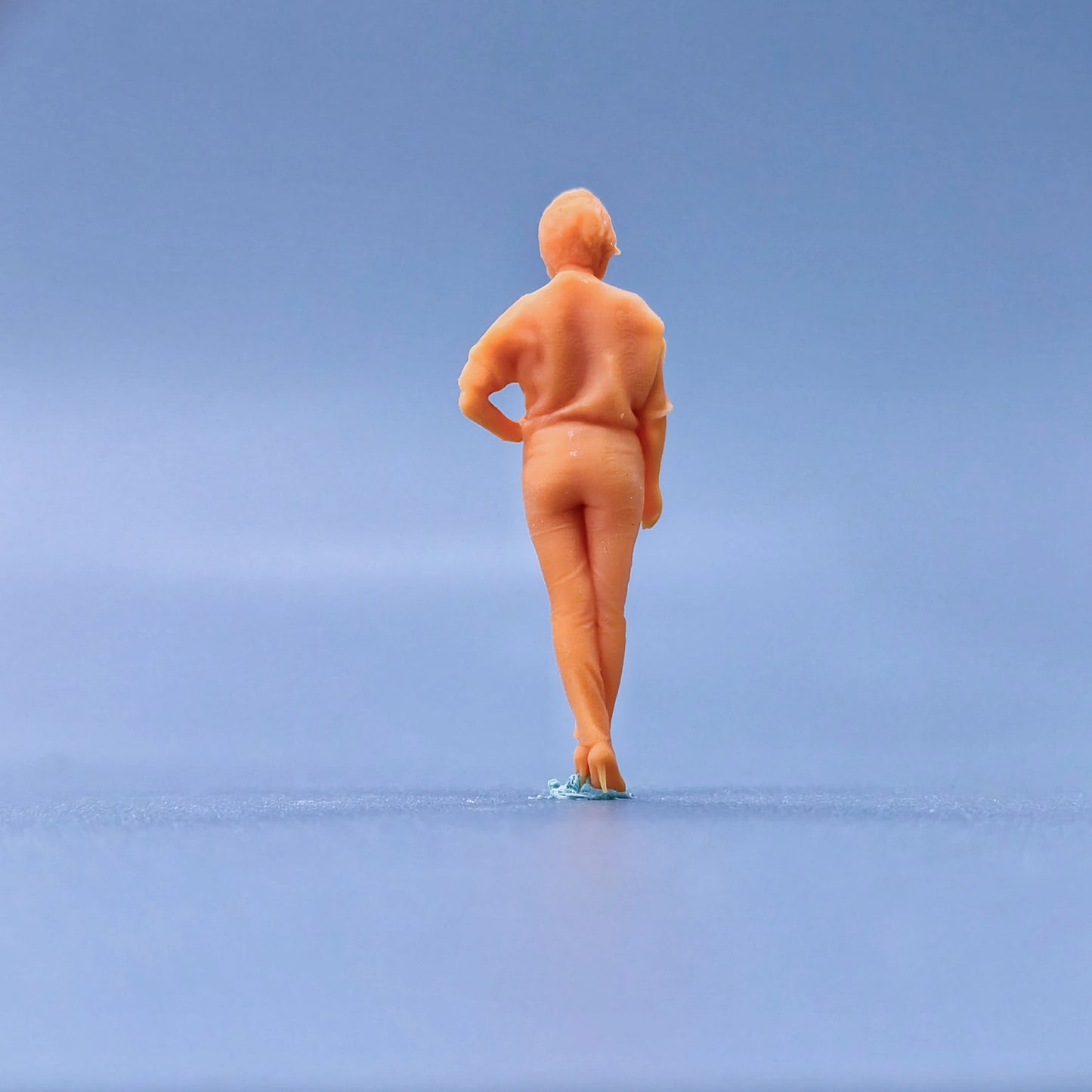 1/64 1/43 Figurines Scale Model Resin Short Haired Beauty Uncolored Miniatures Diorama Hand-painted L105