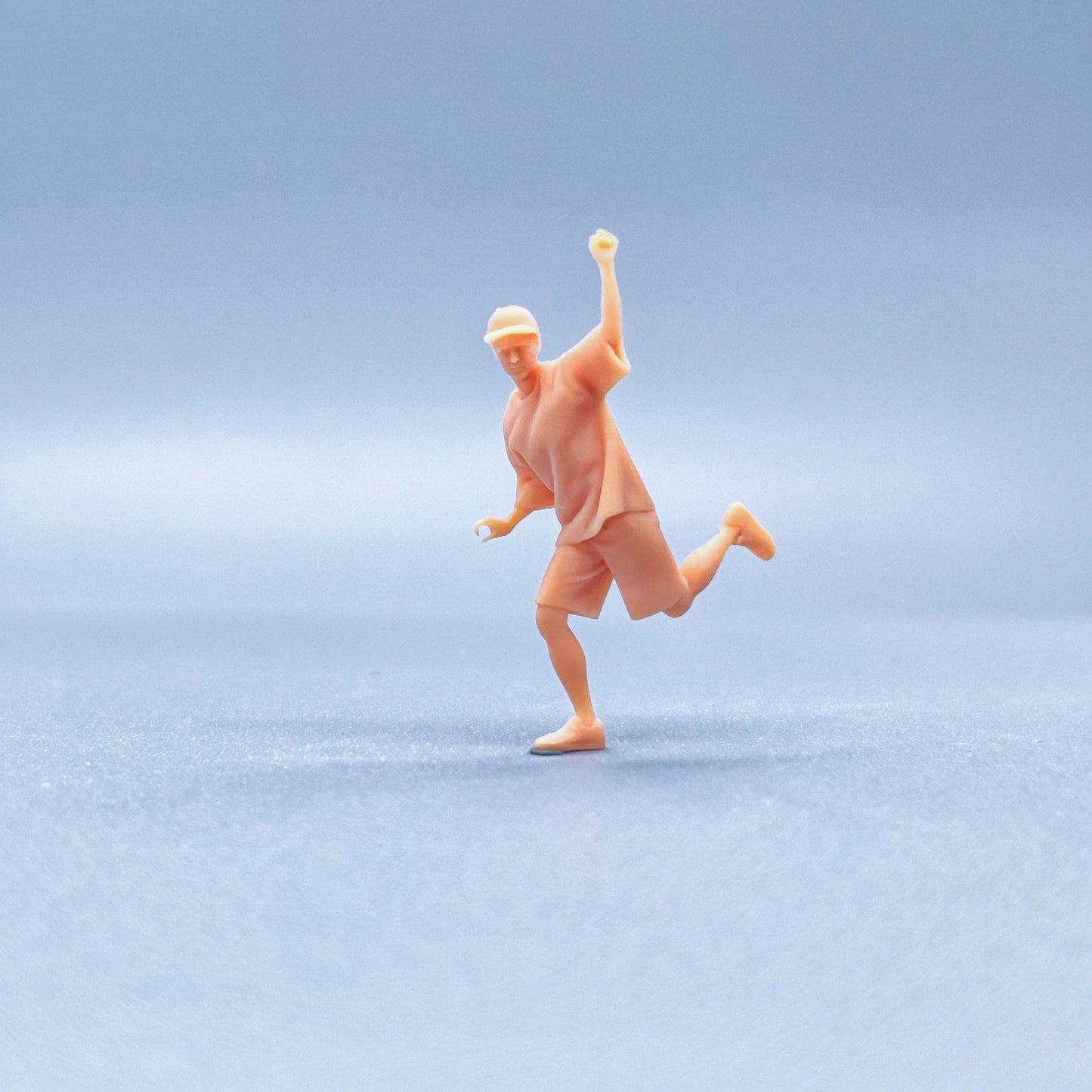 1/64 1/43 Figurines Scale Model Resin Young Man Playing on A Scooter Uncolored Miniatures Diorama Hand-painted V717