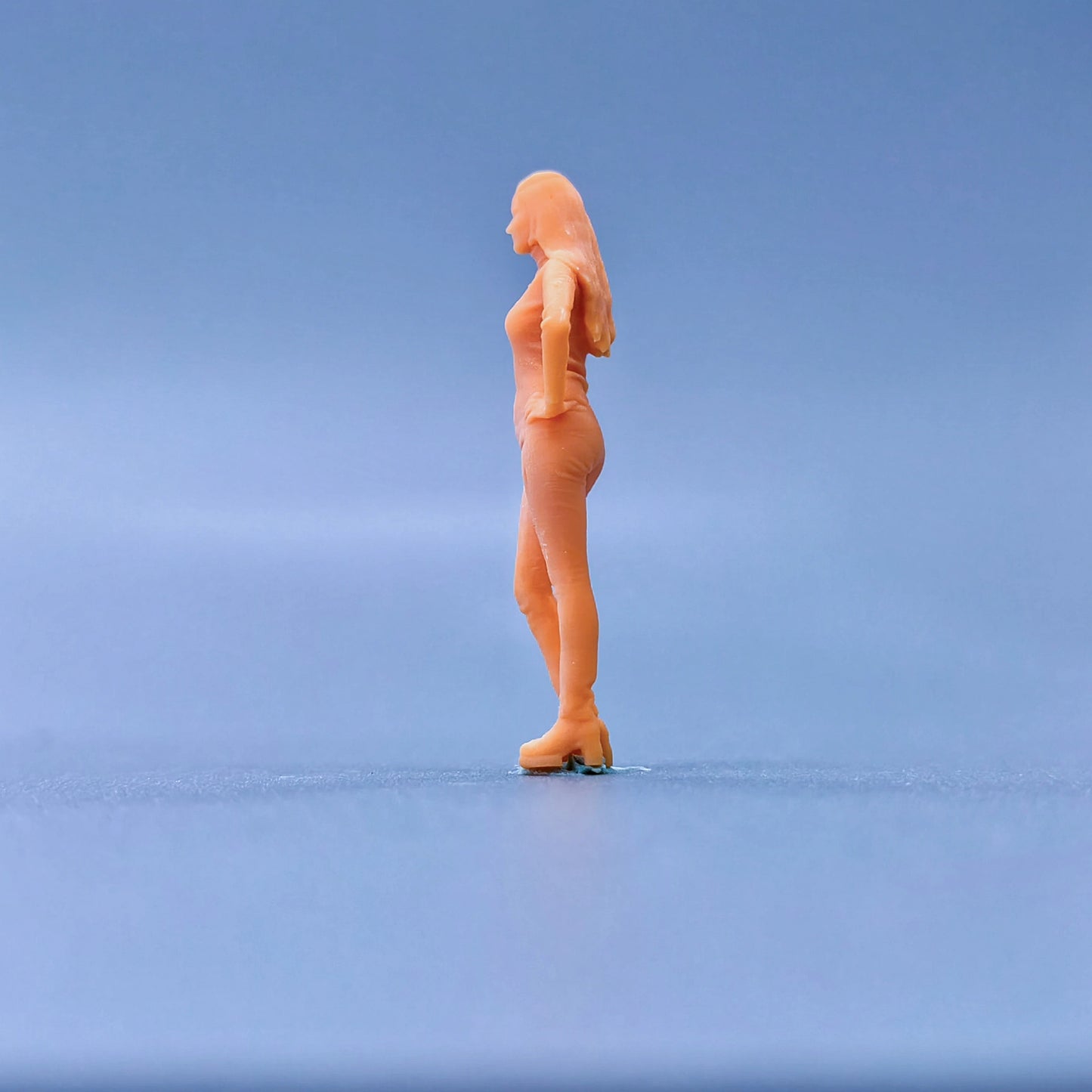 1/64 1/43 Figurines Scale Model Resin Standing Girl Uncolored Miniatures Diorama Hand-painted L116