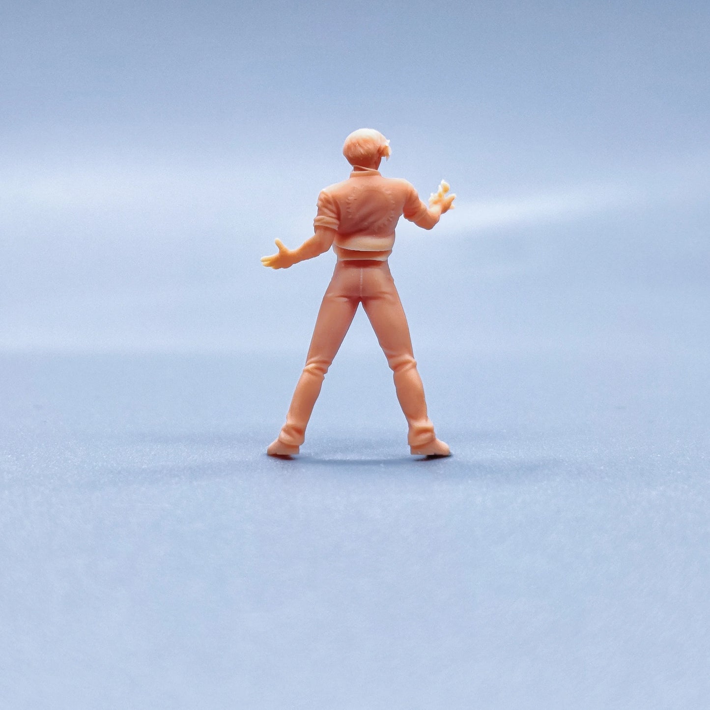 1/64 1/43 Figurines Scale Model Resin Standing Fist King Grass Shaved Kyo Uncolored Miniatures Diorama Hand-Painted V702