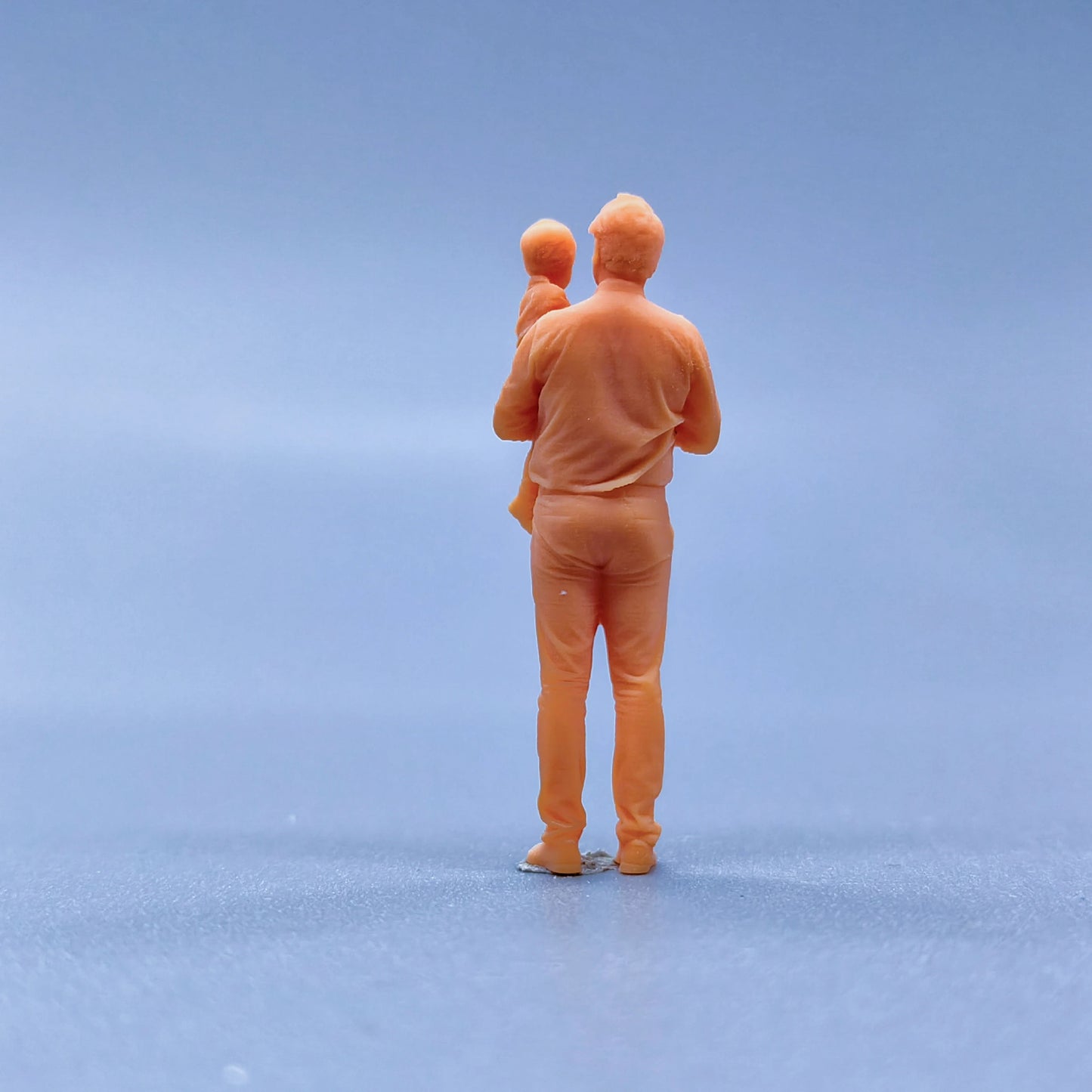 1/64 1/43 Figurines Scale Model Resin Father Holding His Son Uncolored Miniatures Diorama Hand-painted L122