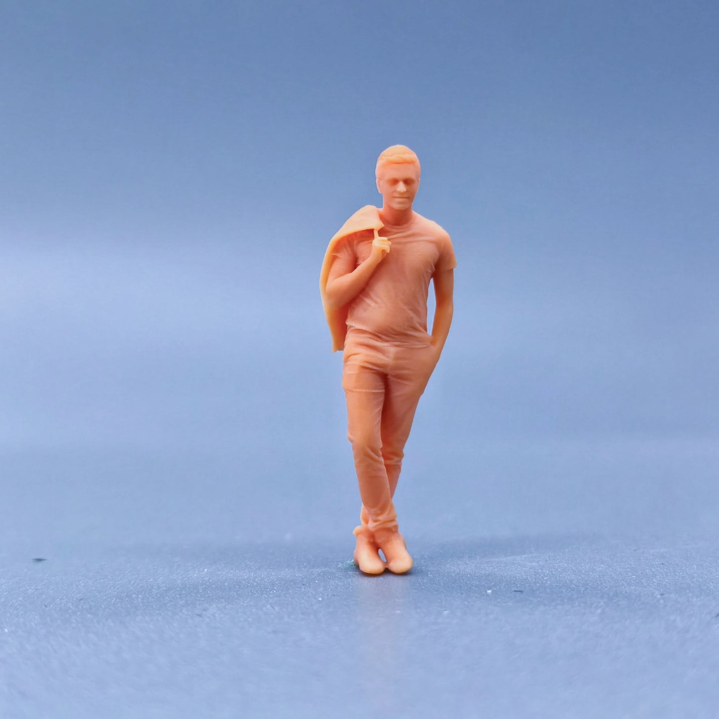 1/64 1/43 Figurines Scale Model Resin A Man Wearing A Coat Uncolored Miniatures Diorama Hand-painted L310
