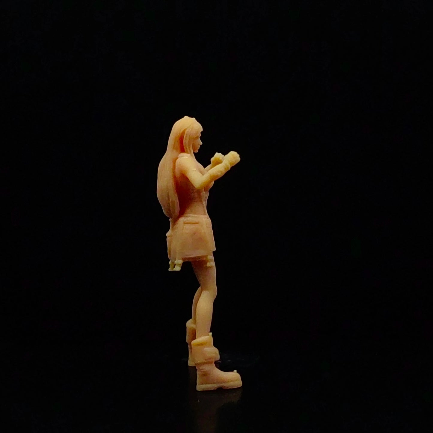 1/64 1/43 Scale Model Resin Tifa Is Ready To Fight Uncolored Miniature Diorama Hand-painted T328